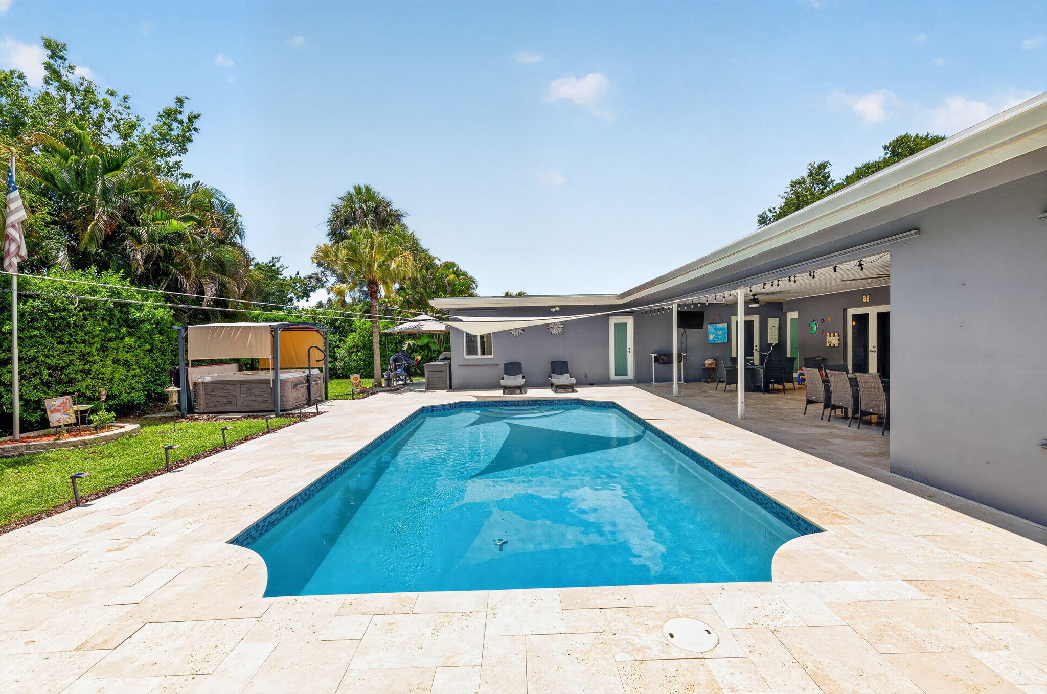 NEW ORLEANS VILLAS - Residential