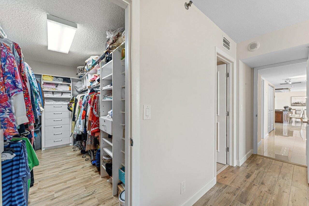 LA FONTANA CONDO - Residential