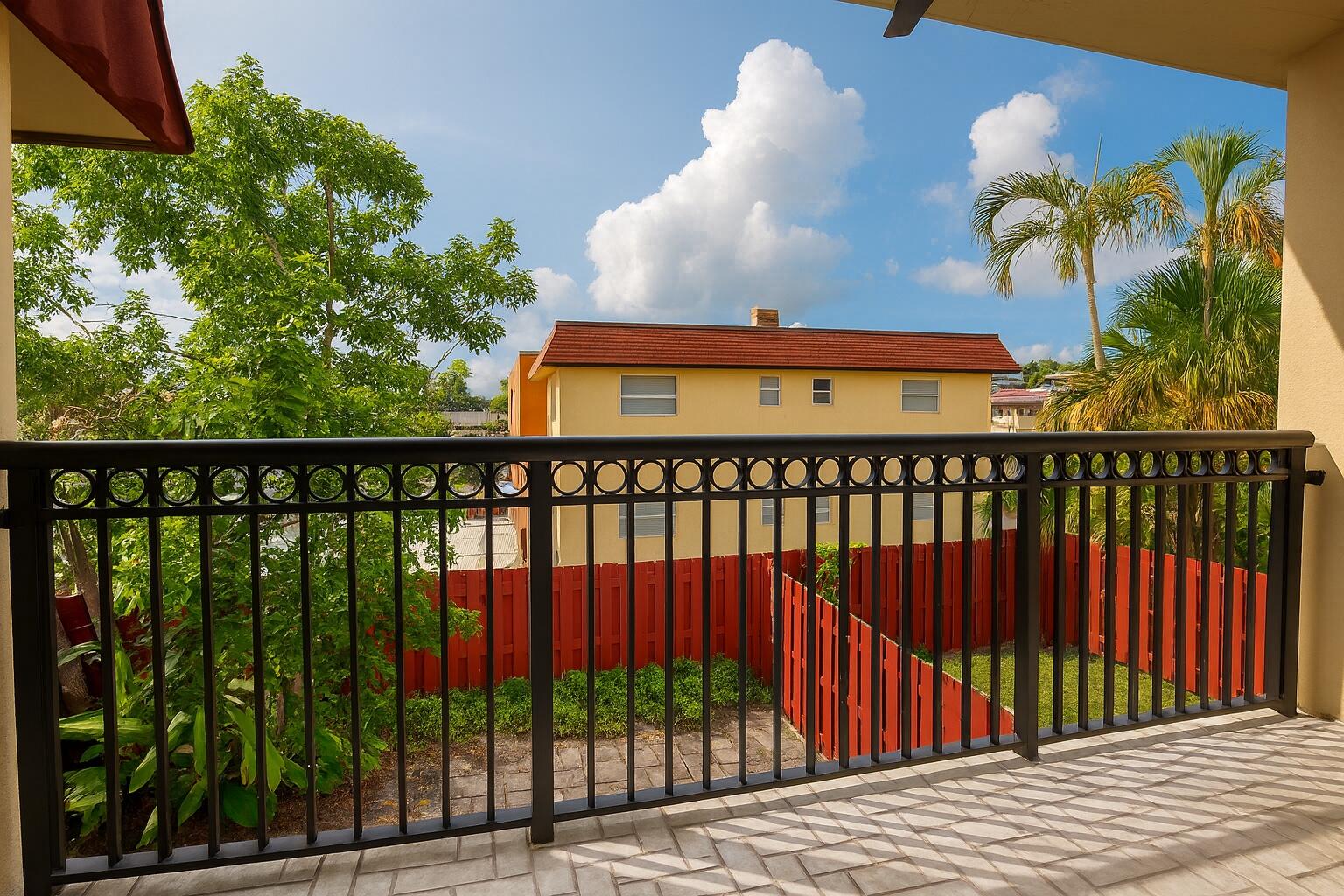 BRENTWOOD TOWNHOUSE 2 - Residential