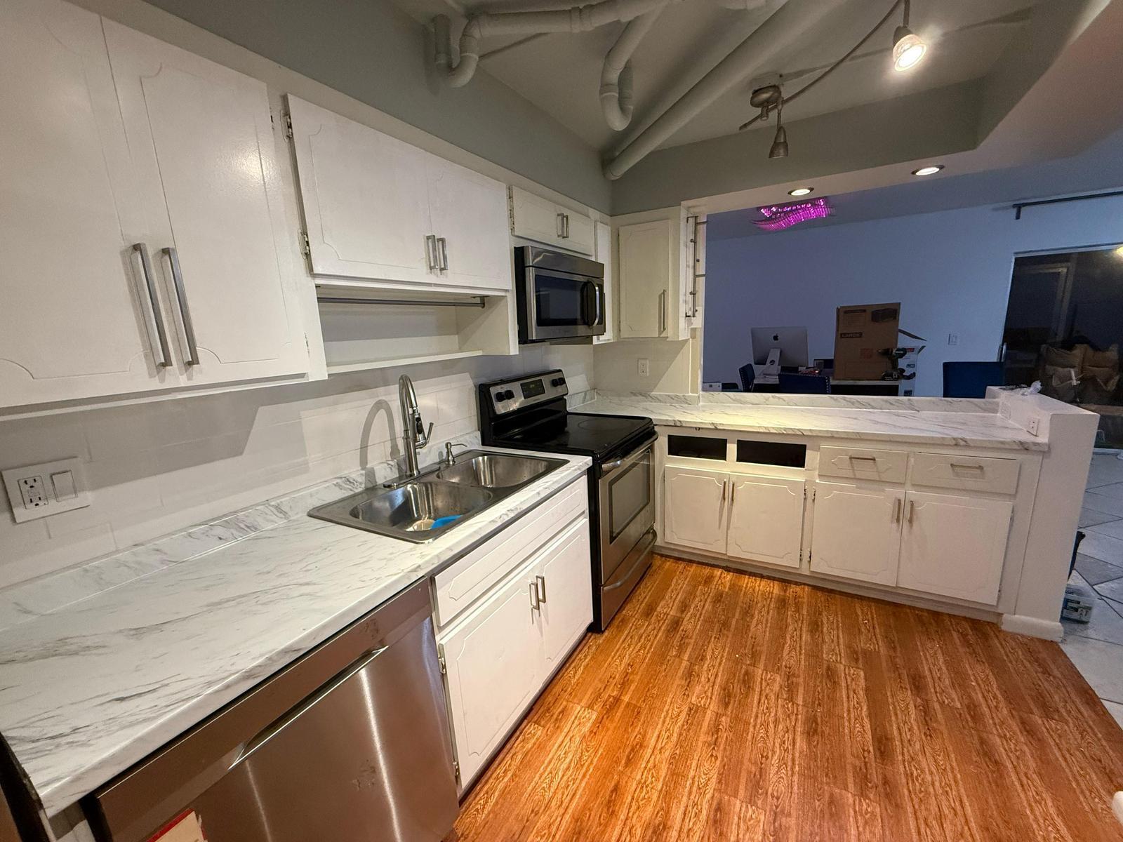 BRENTWOOD TOWNHOUSE 2 - Residential