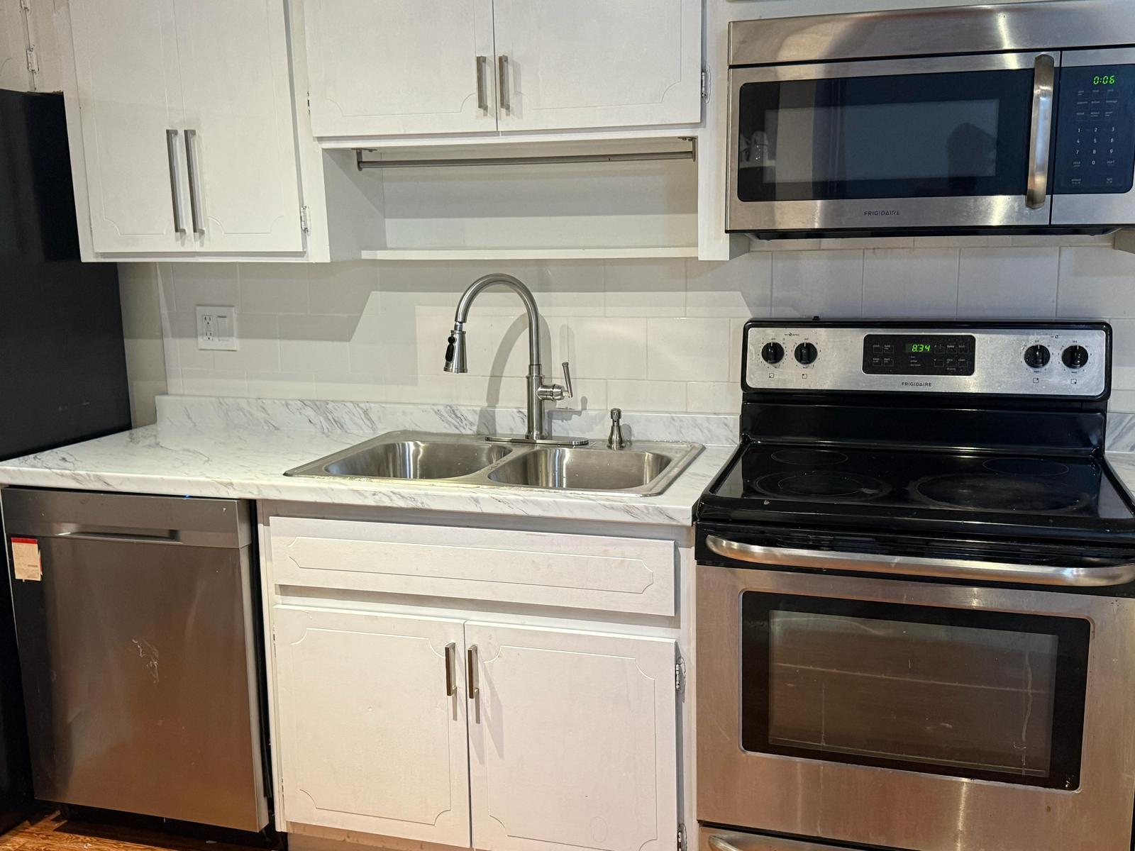 BRENTWOOD TOWNHOUSE 2 - Residential