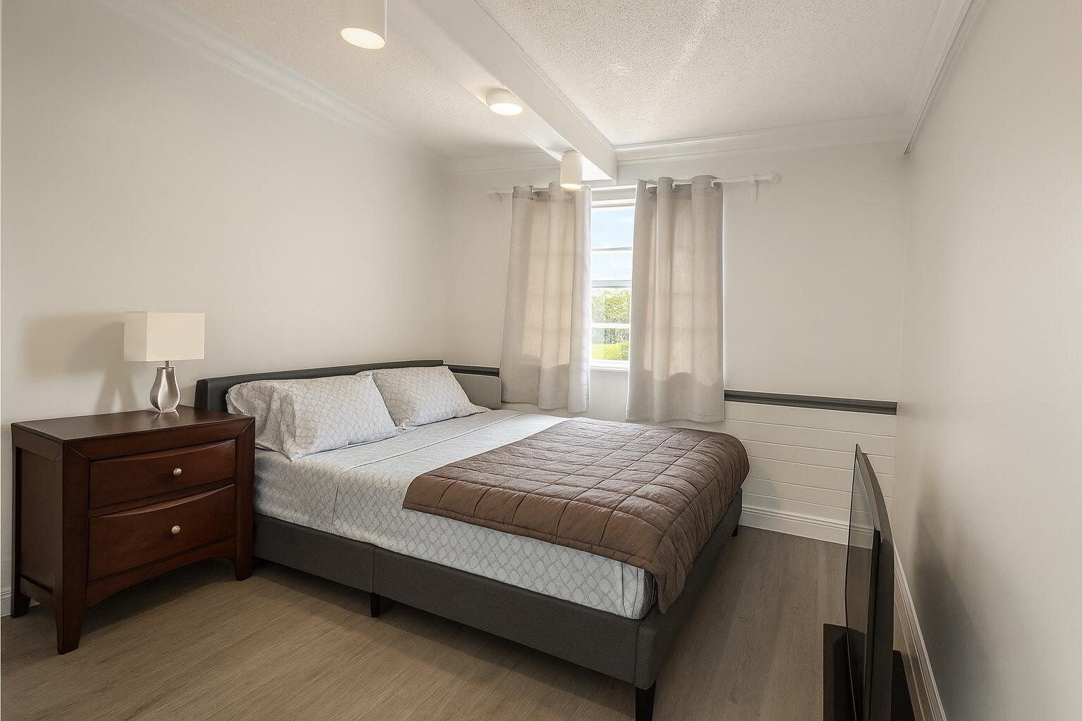 BRENTWOOD TOWNHOUSE 2 - Residential