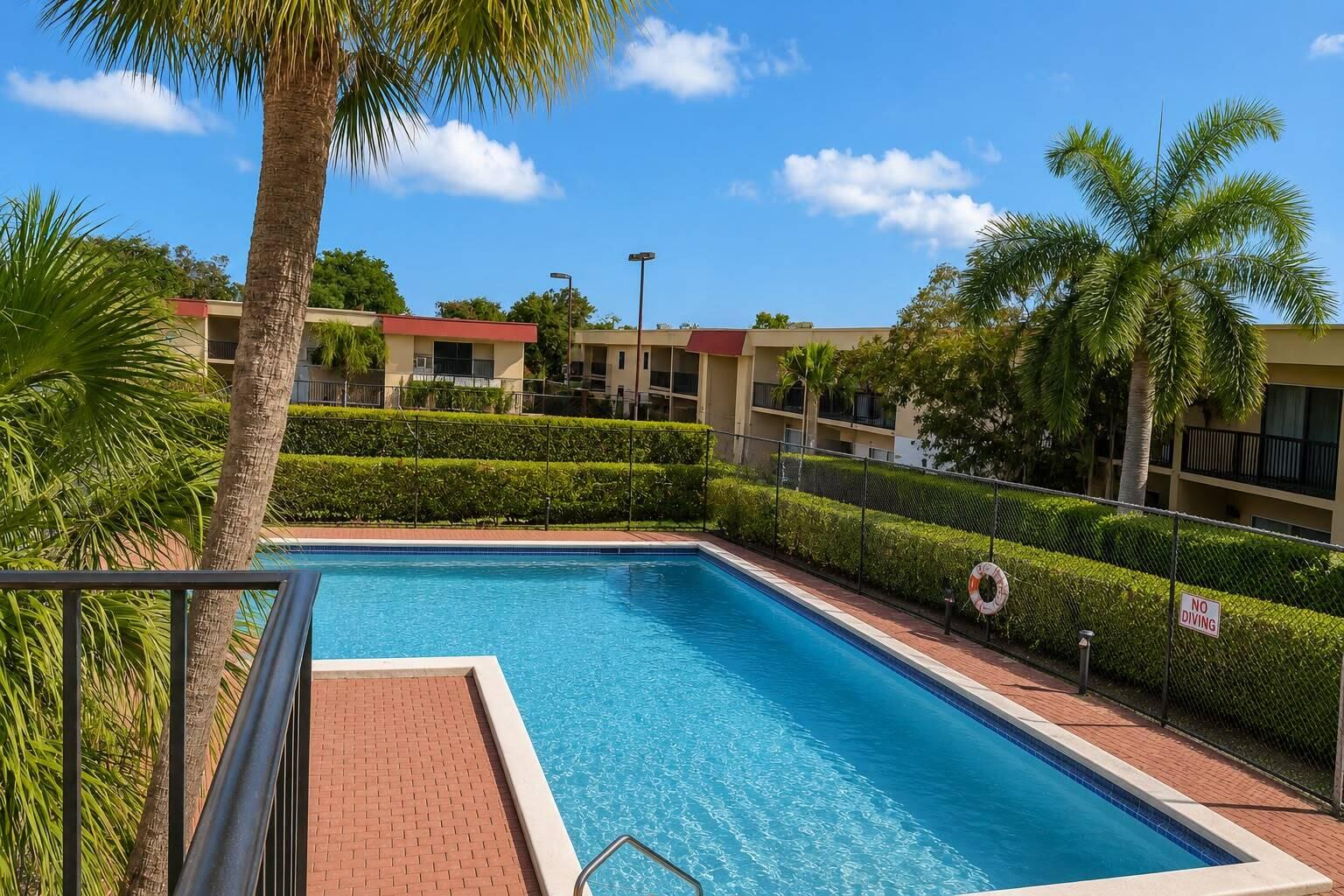 BRENTWOOD TOWNHOUSE 2 - Residential