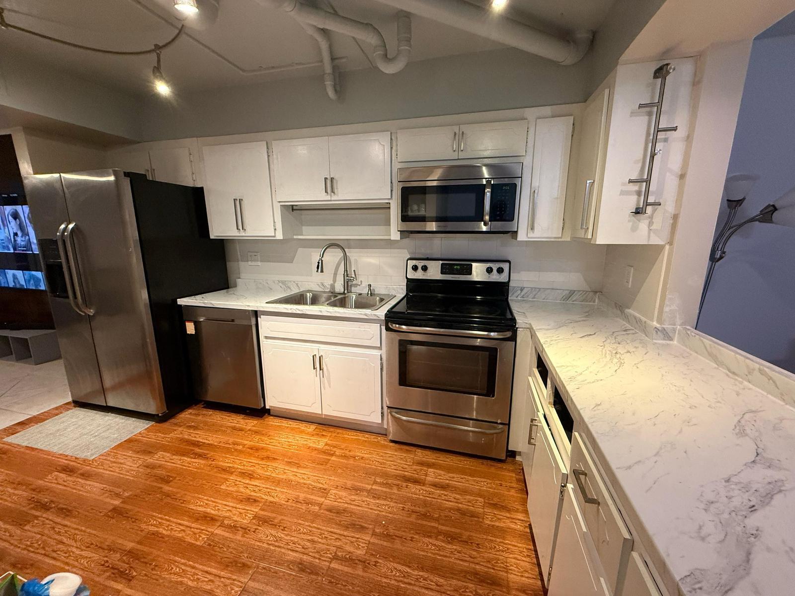 BRENTWOOD TOWNHOUSE 2 - Residential