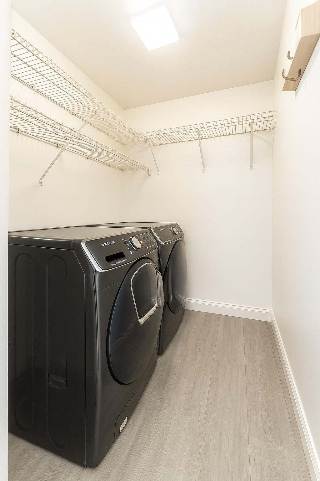 BRENTWOOD TOWNHOUSE 2 - Residential