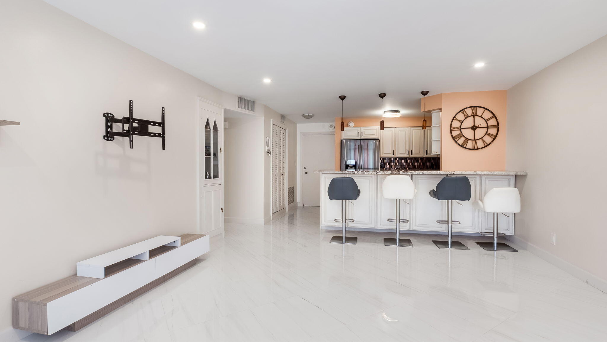 OCEAN MONARCH CONDO - Residential