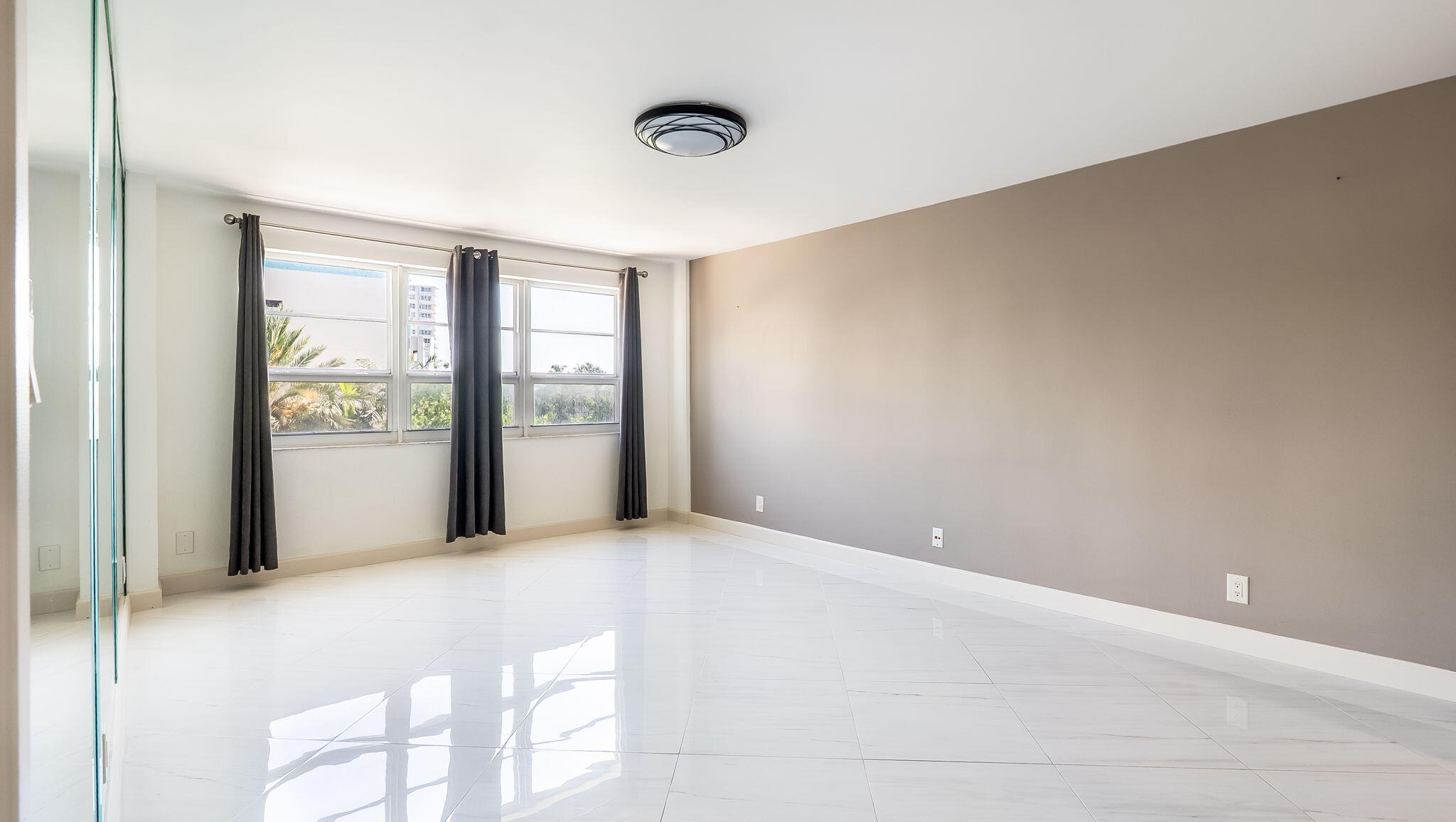 OCEAN MONARCH CONDO - Residential