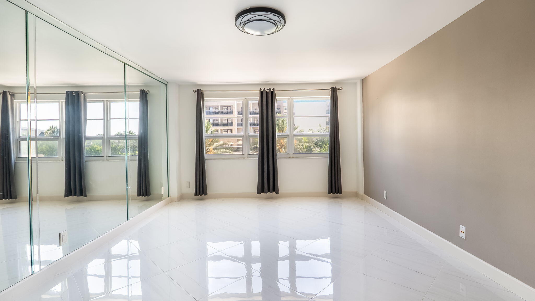 OCEAN MONARCH CONDO - Residential