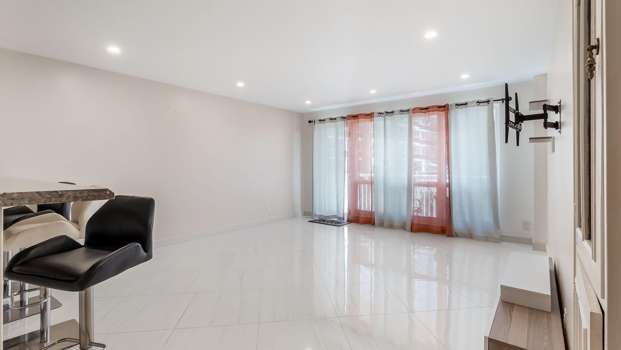 OCEAN MONARCH CONDO - Residential