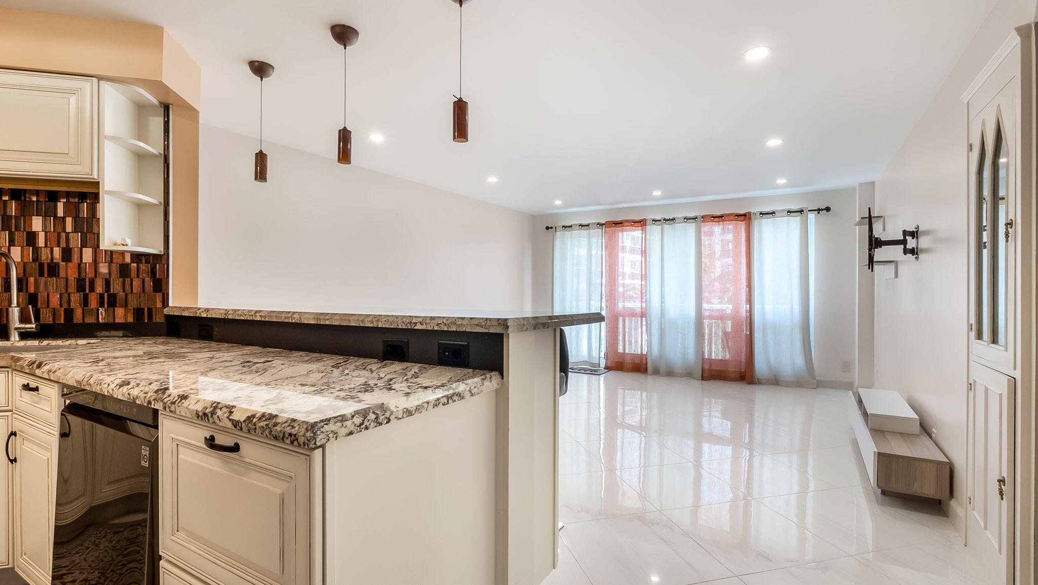 OCEAN MONARCH CONDO - Residential