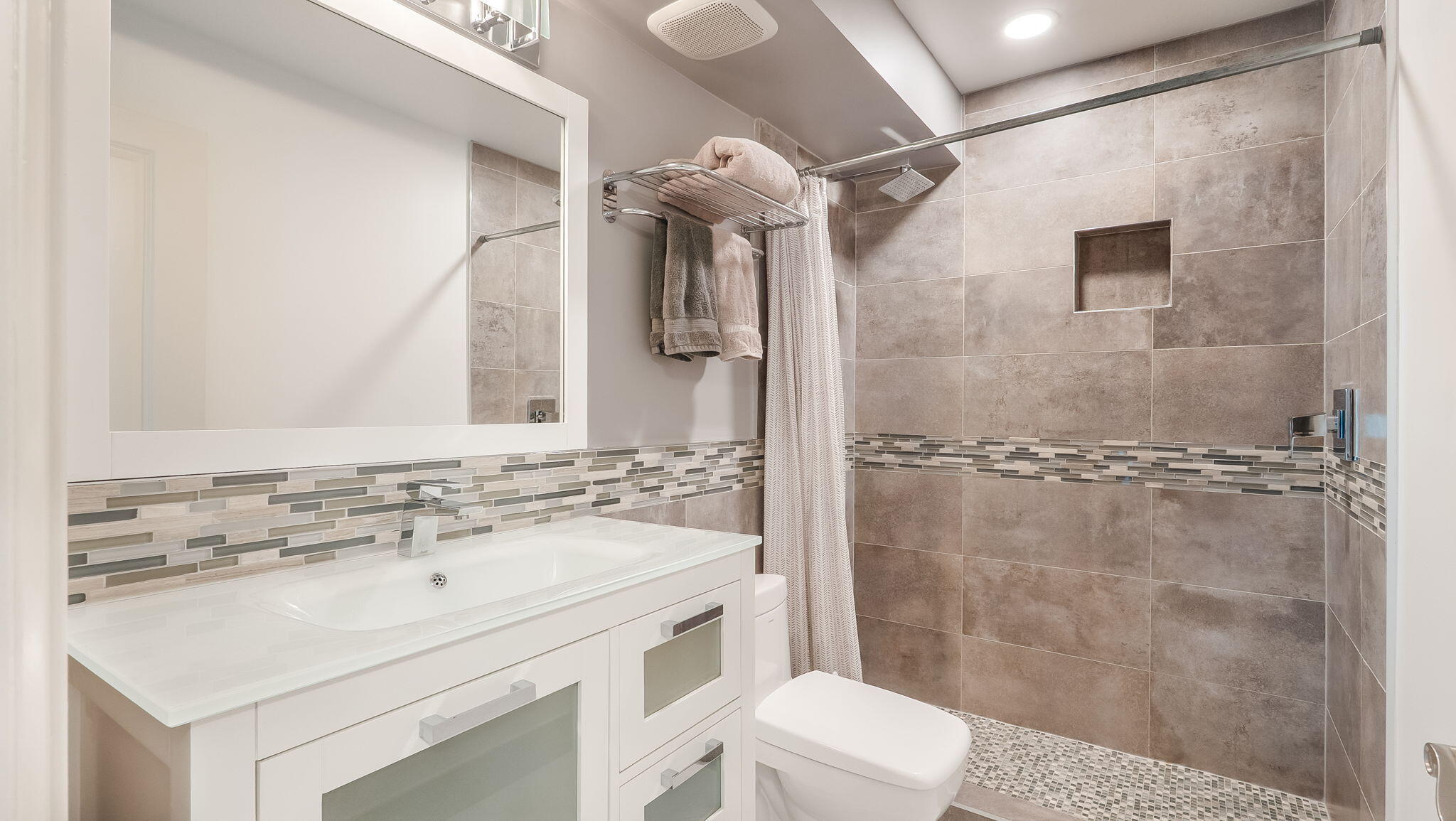 OCEAN MONARCH CONDO - Residential
