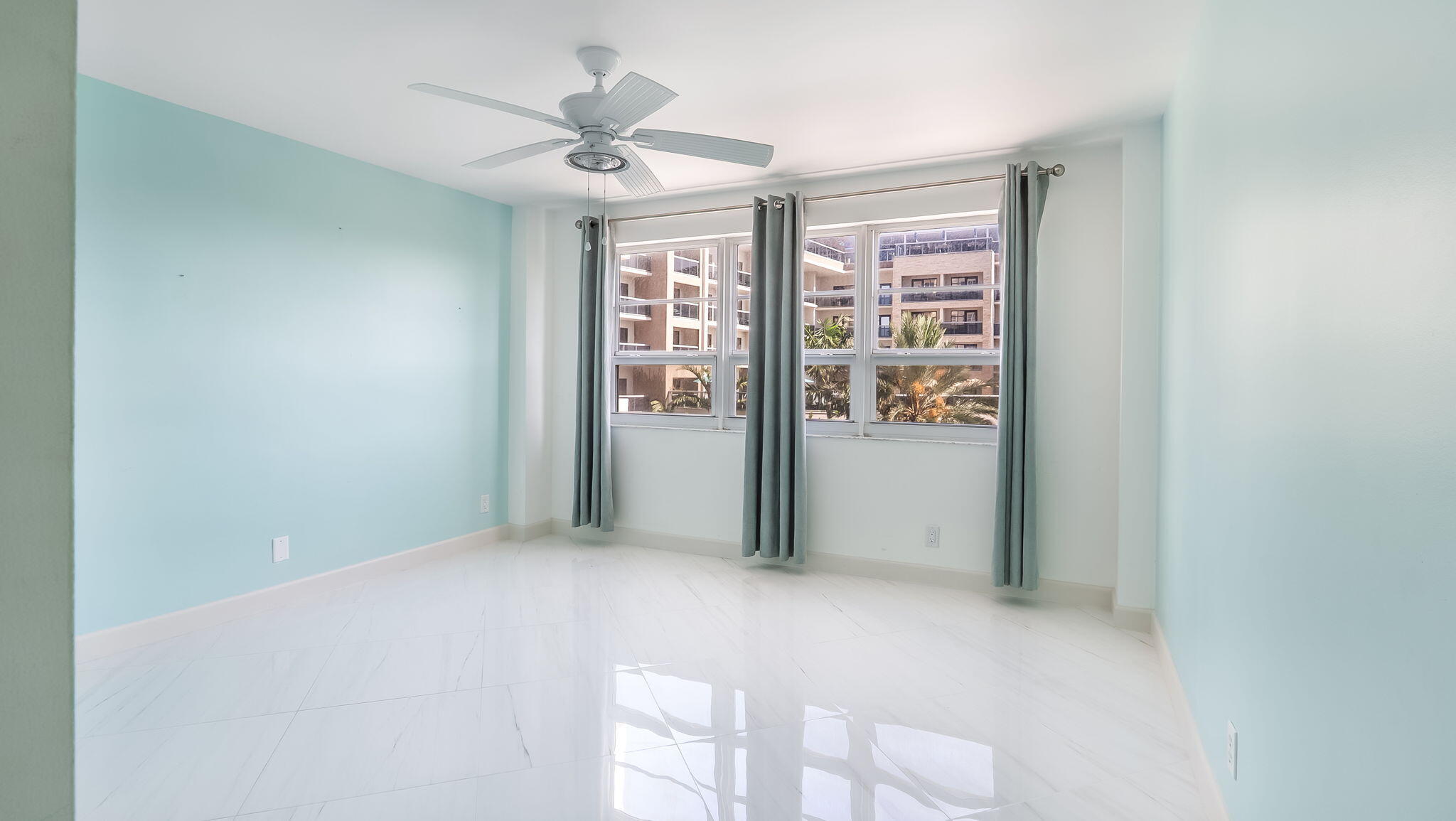 OCEAN MONARCH CONDO - Residential
