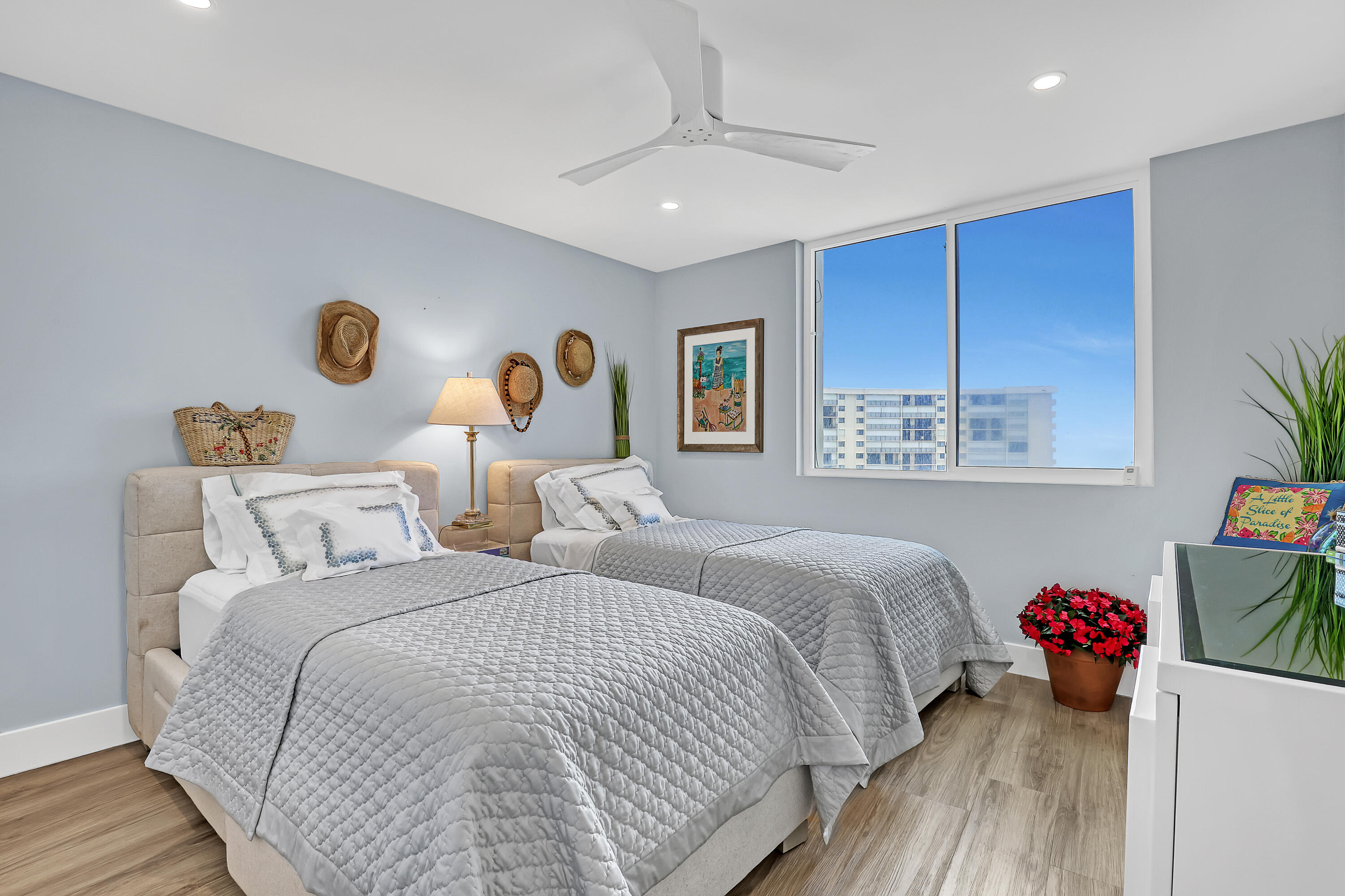 OCEAN TRAIL CONDO II - Residential
