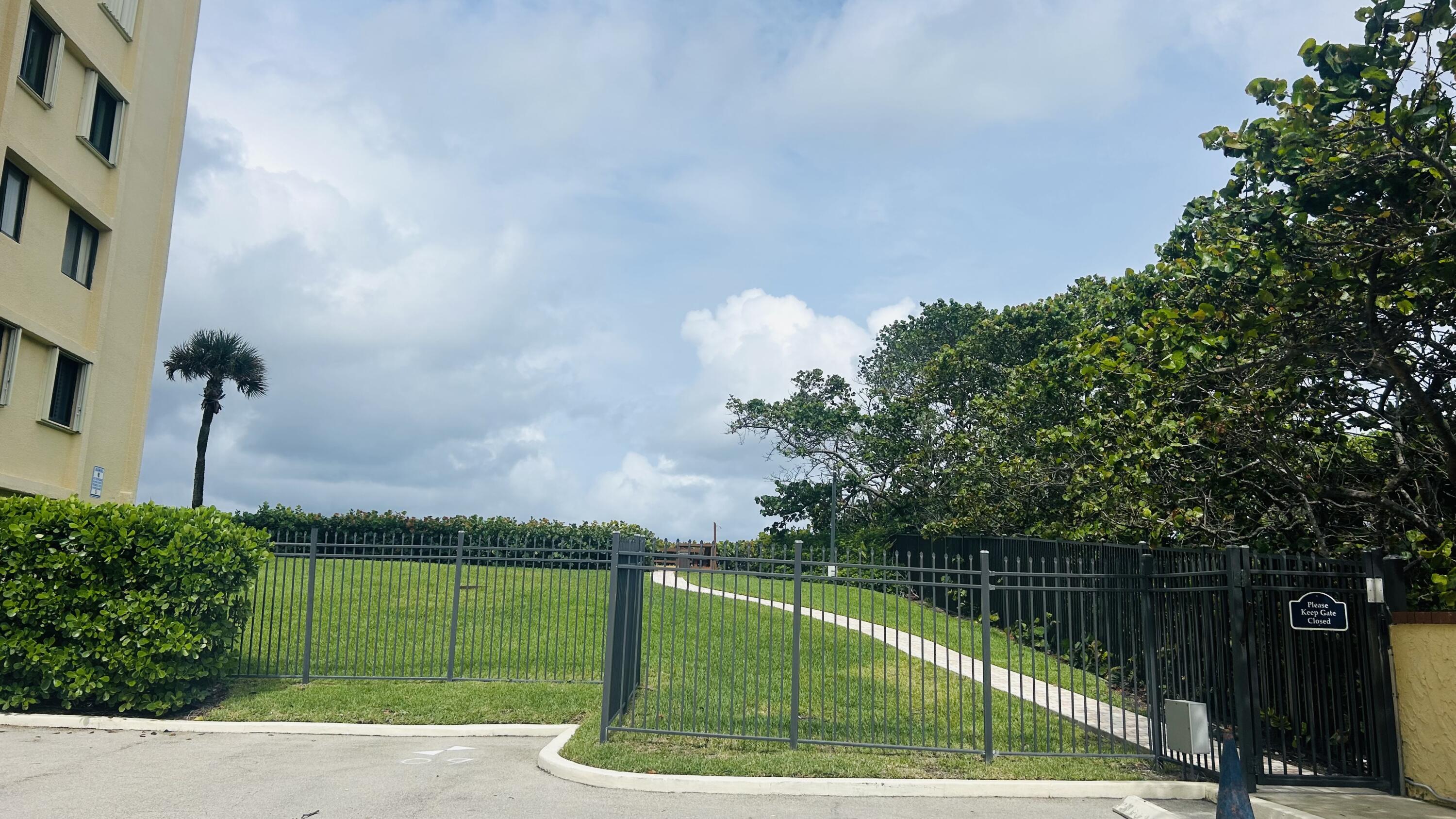 OCEAN TRAIL CONDO II - Residential