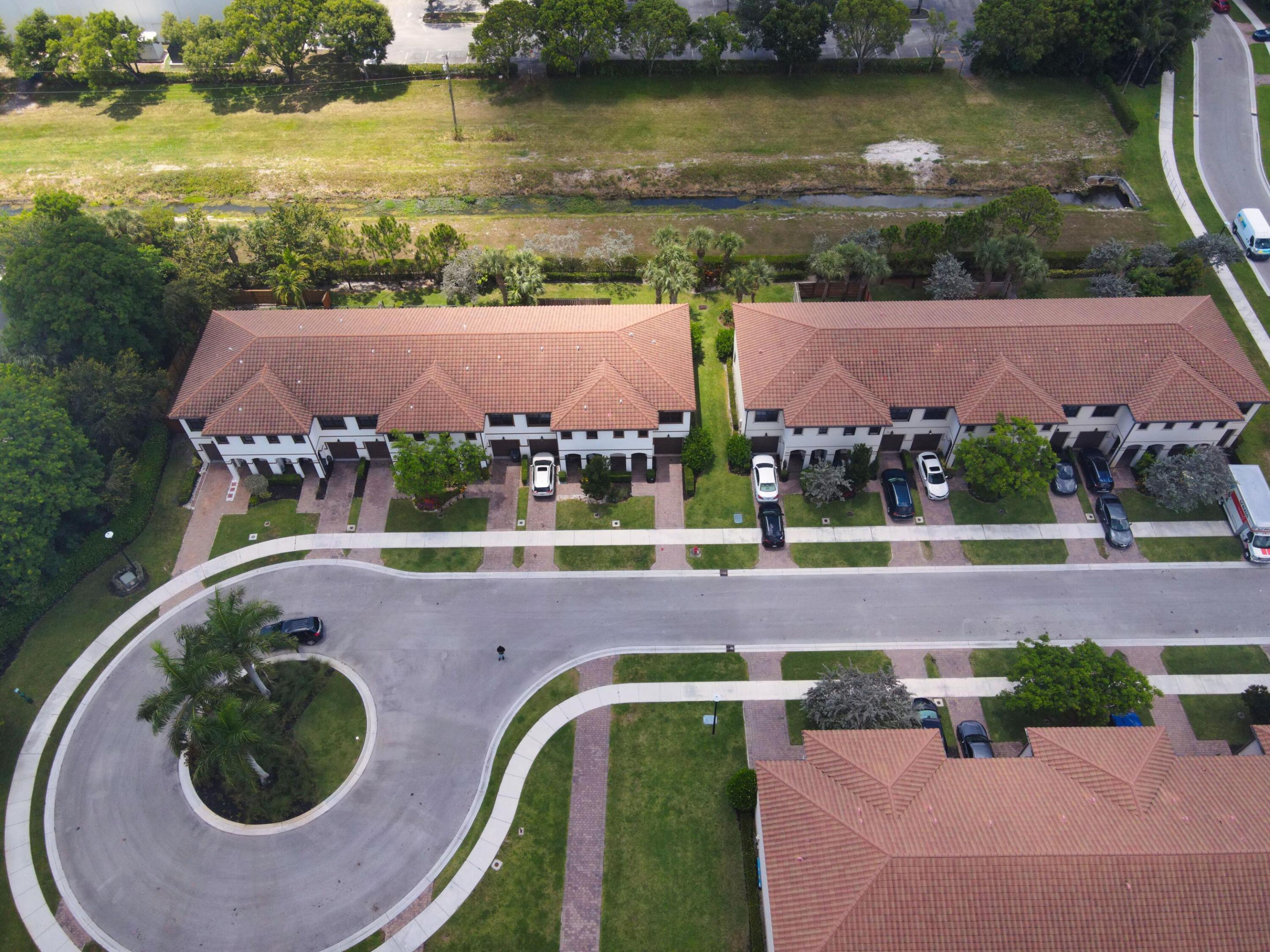 SABAL GROVE PLAT TWO - Residential Lease