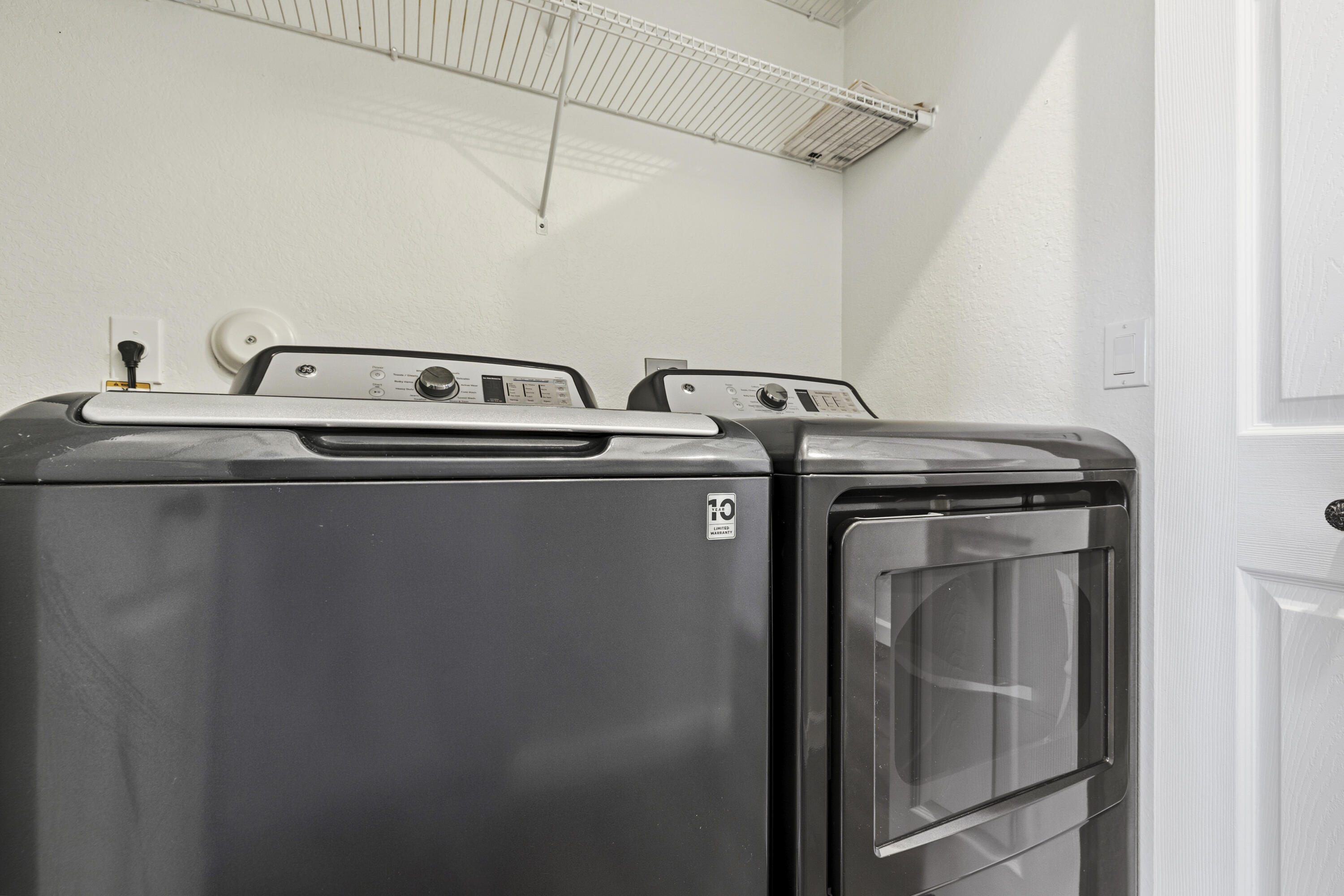 SABAL GROVE PLAT TWO - Residential Lease