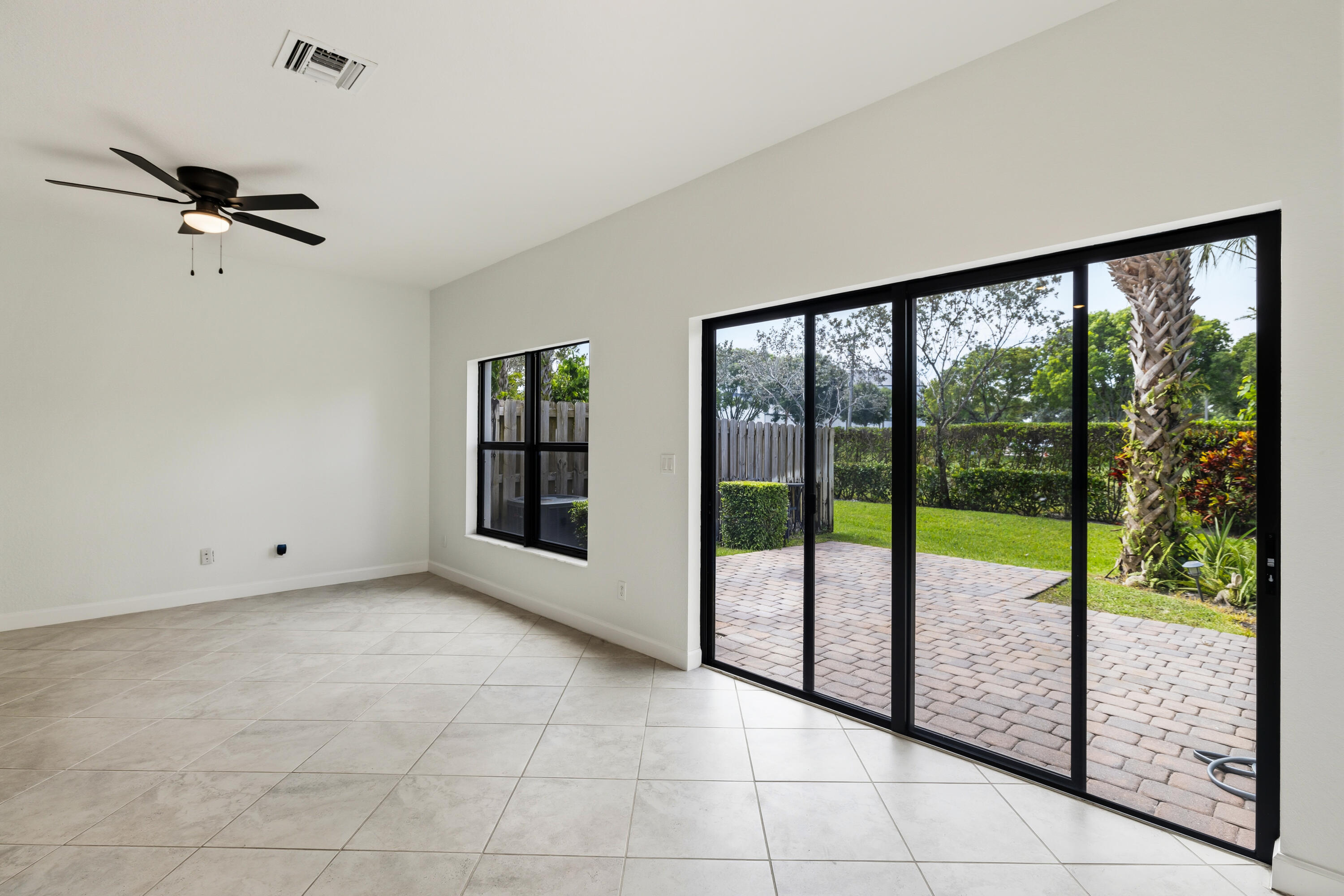 SABAL GROVE PLAT TWO - Residential Lease