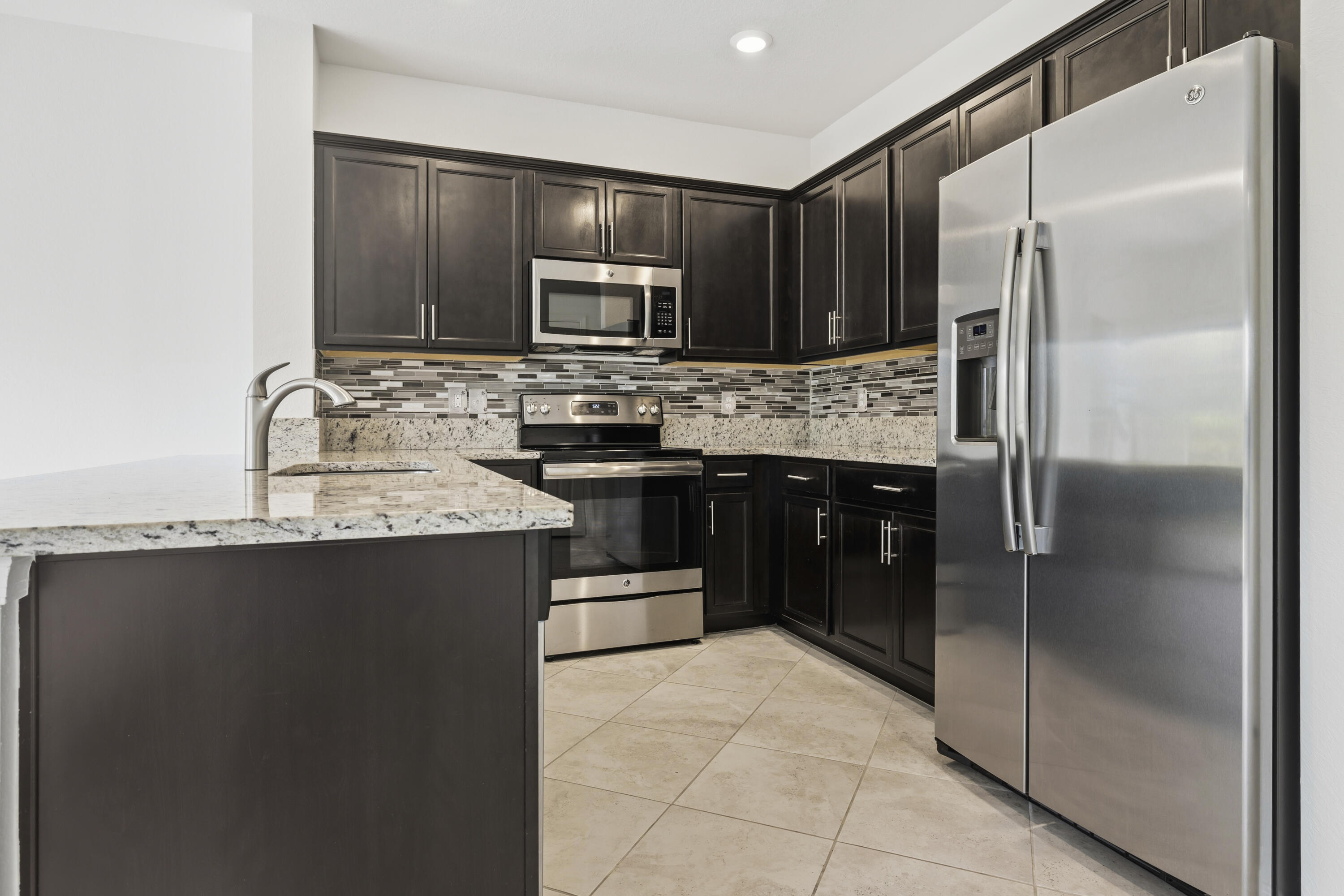 SABAL GROVE PLAT TWO - Residential Lease
