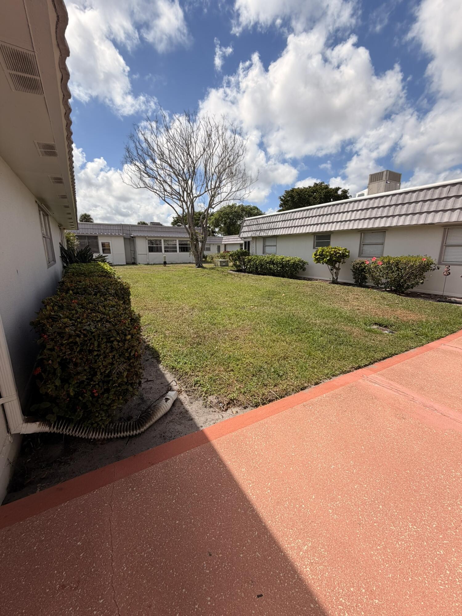 KINGS POINT VALENCIA CONDOS - Residential