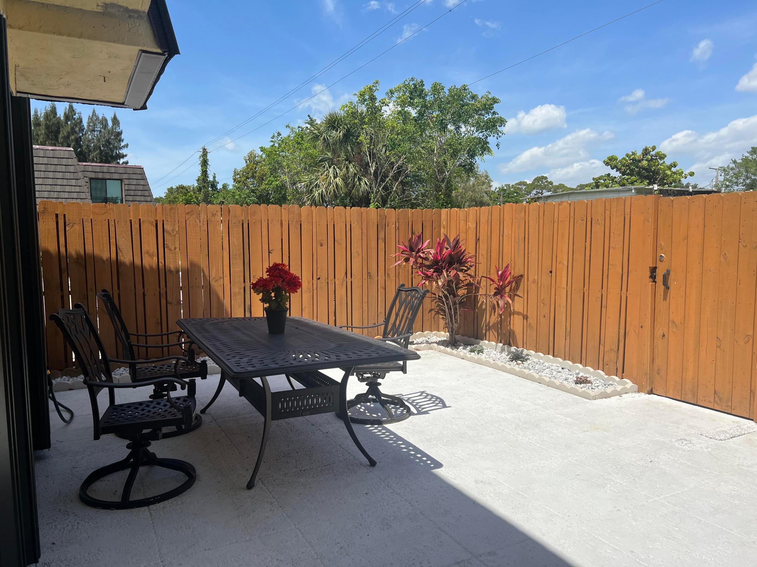 CHERRY LANE - Residential Lease