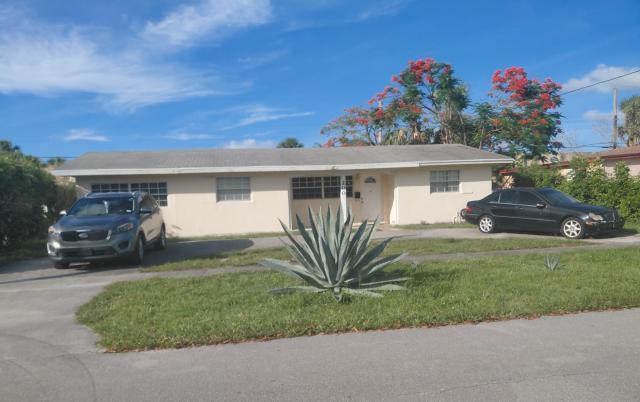 PALM BEACH LAKES SOUTH - Residential