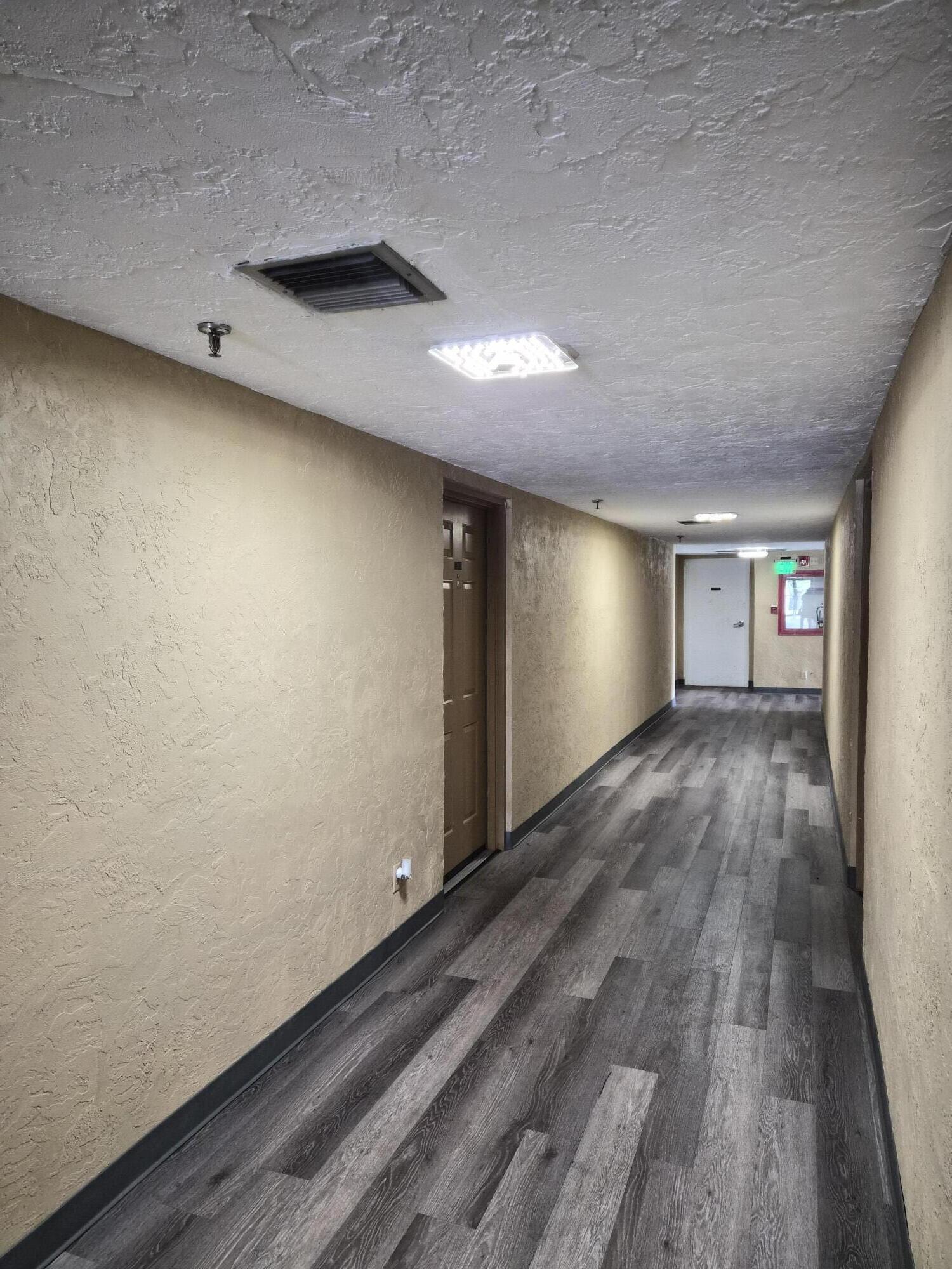ISLE OF SANDALFOOT CONDO 4 - Residential