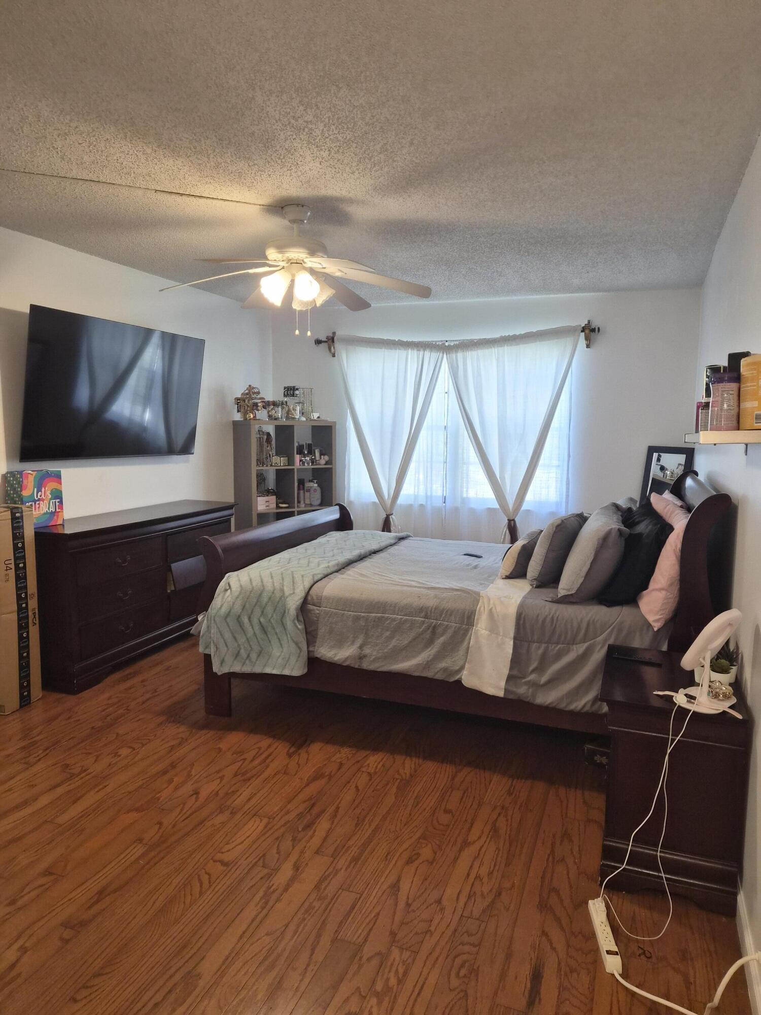 ISLE OF SANDALFOOT CONDO 4 - Residential