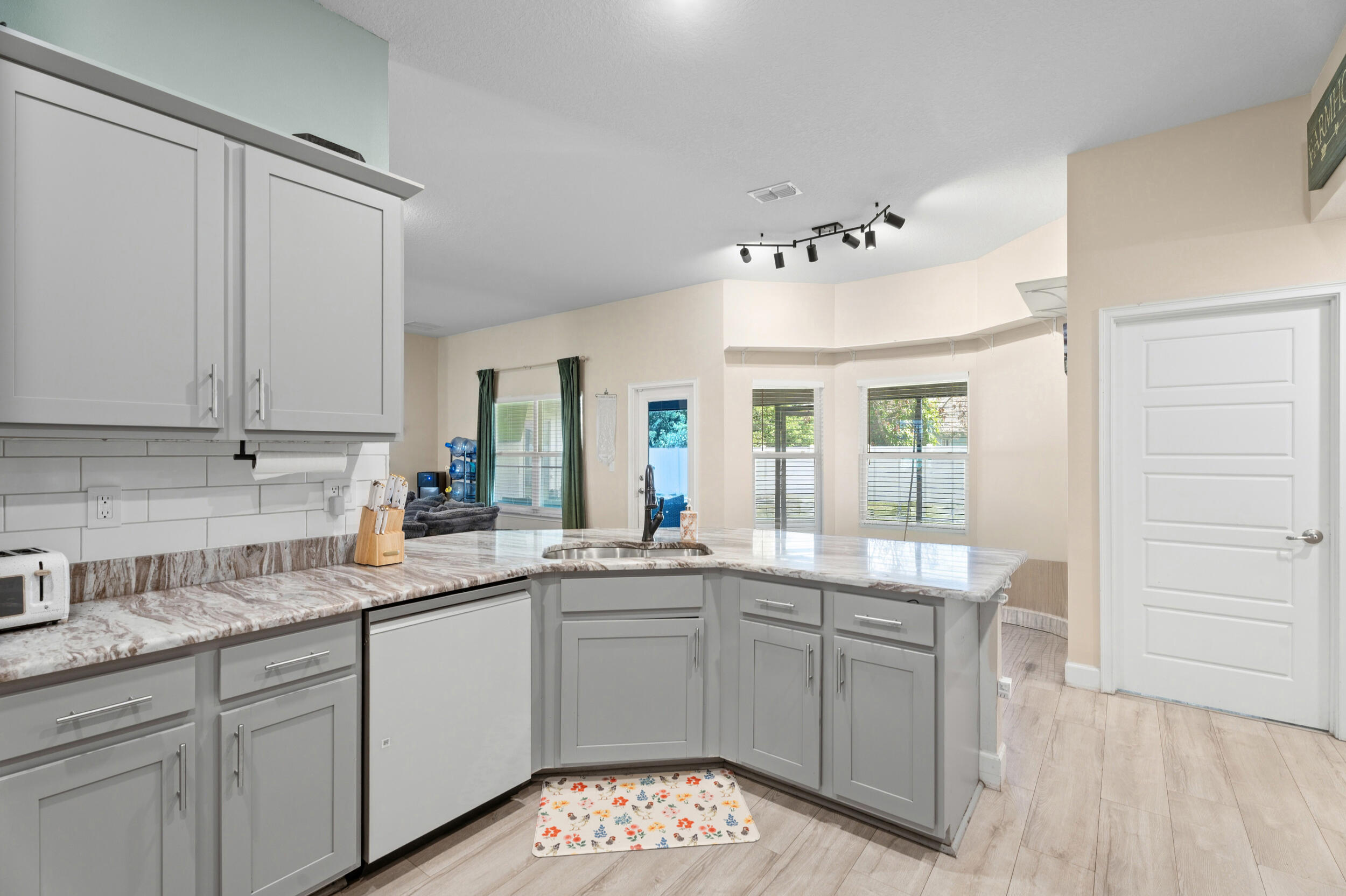 PORT ST LUCIE SECTION 46 1ST REPLAT - Residential