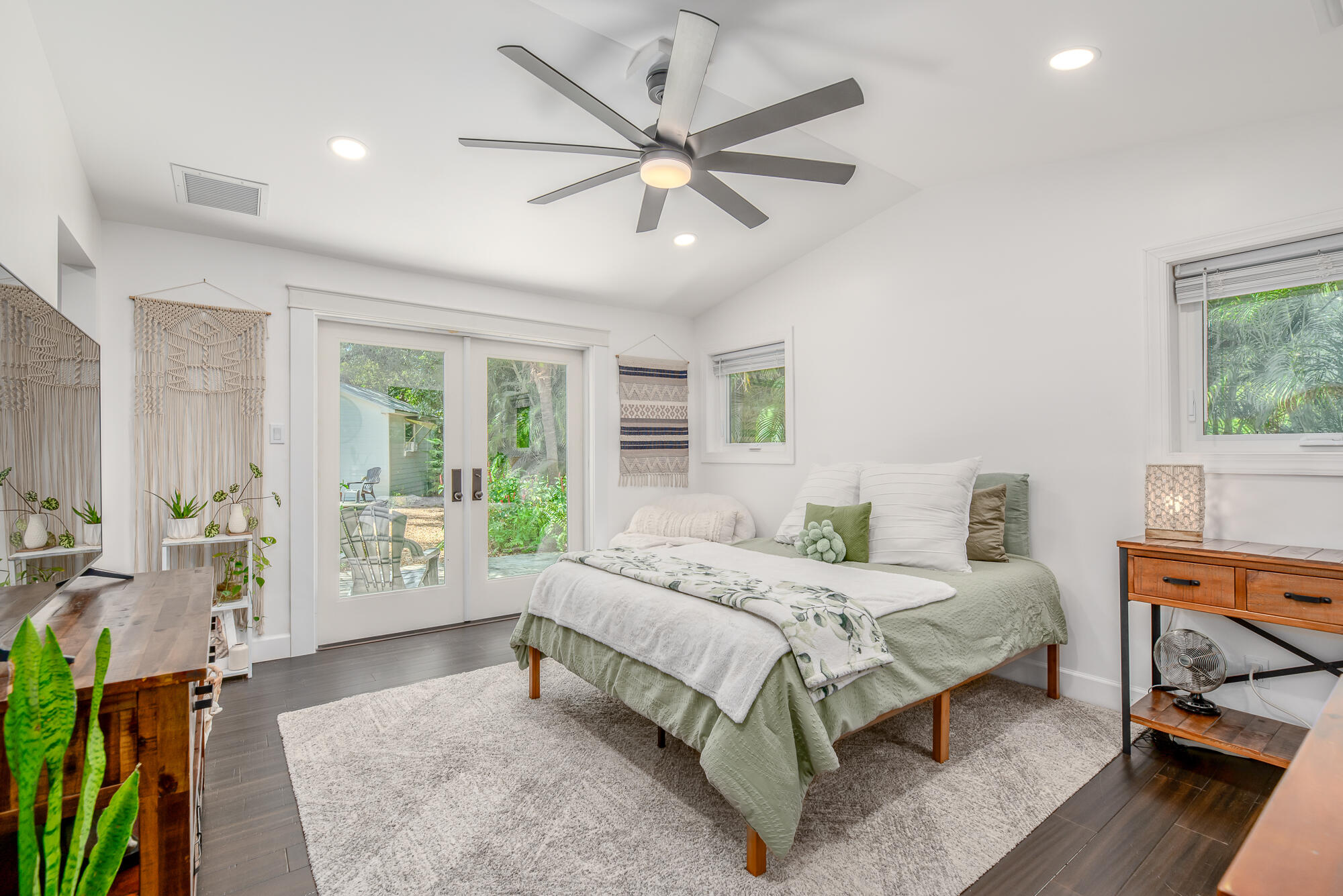 BESSEY'S 3RD ADDITION - Residential Lease