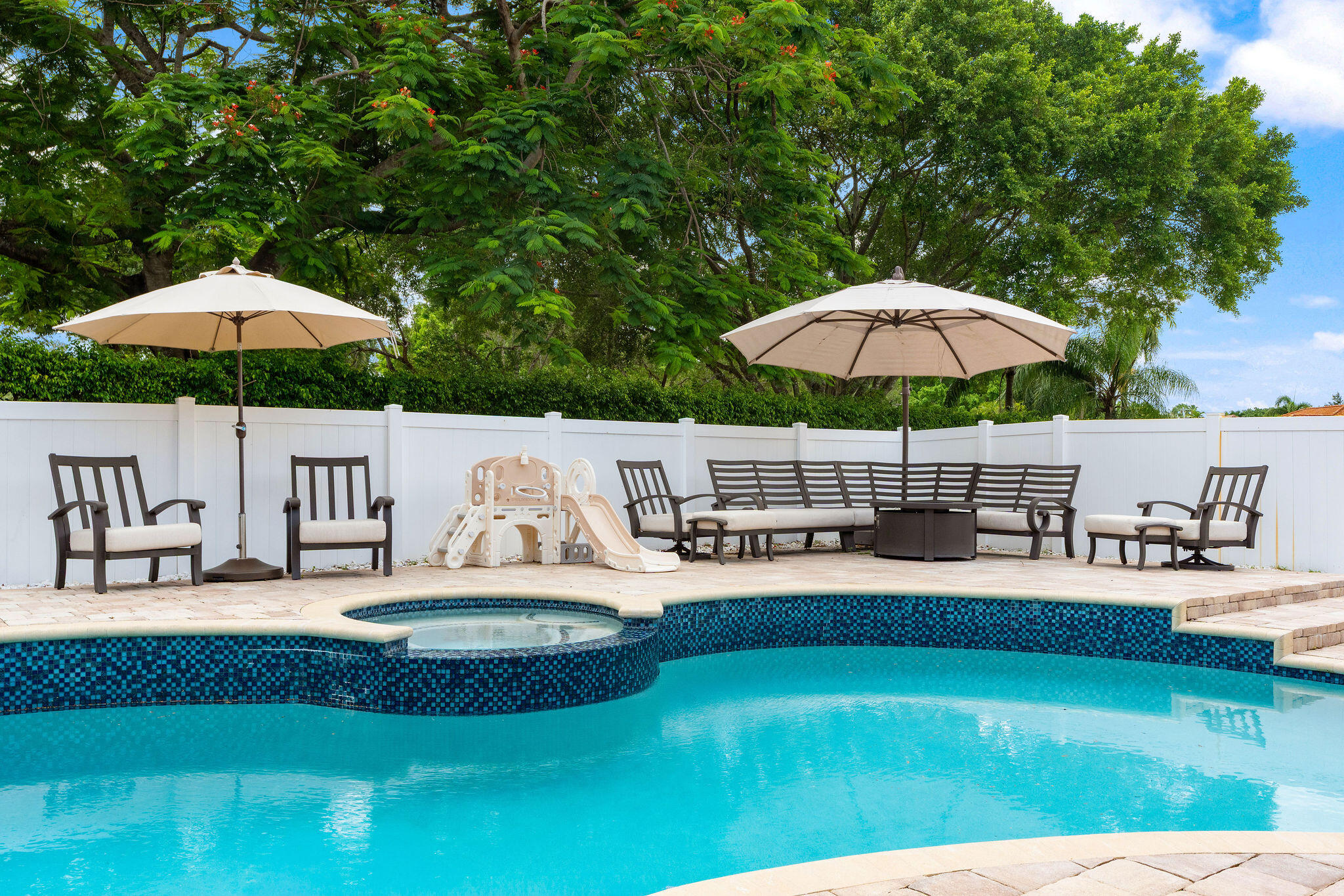 REPLAT OF COUNTRY LAKES - Residential
