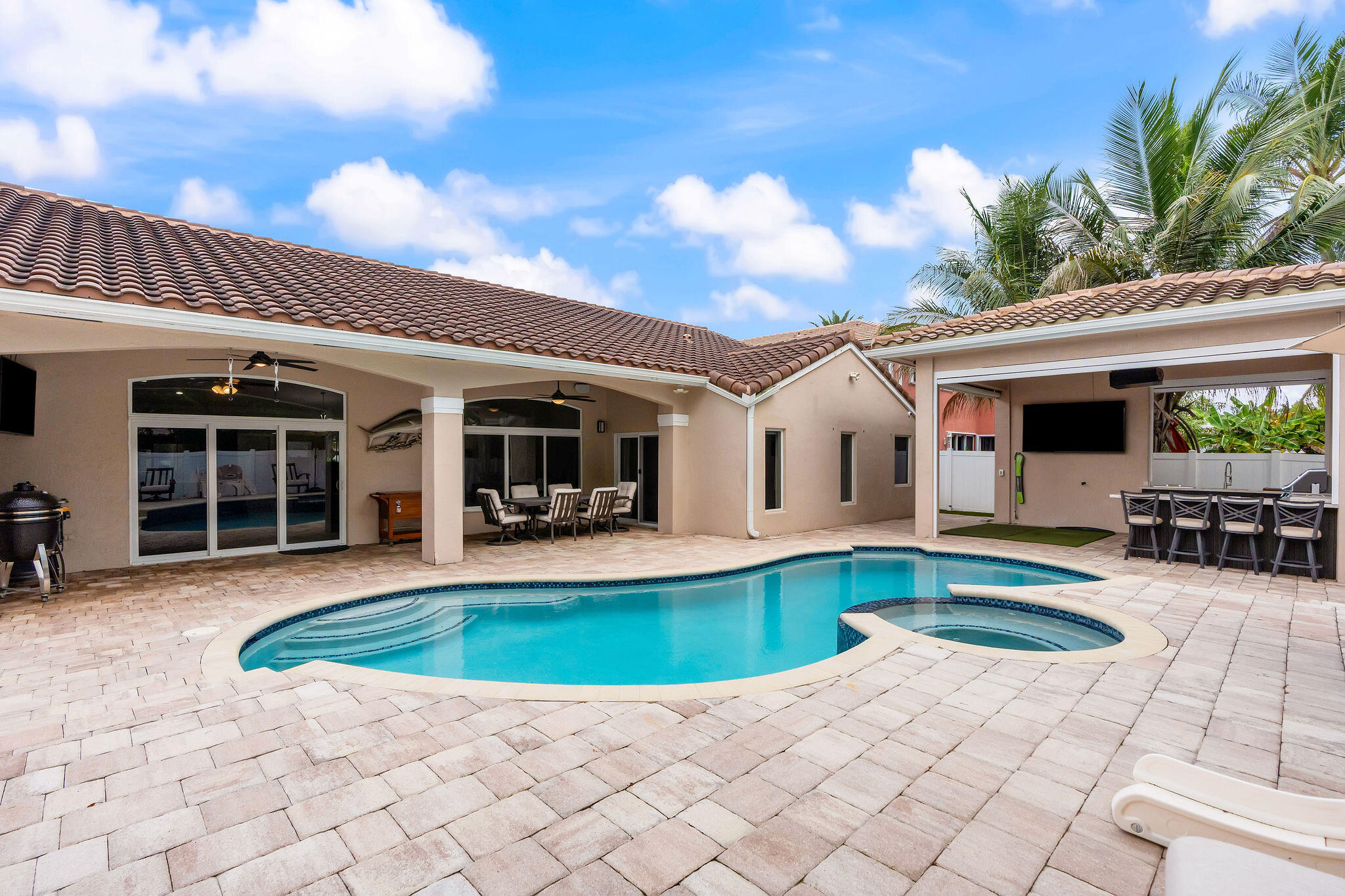 REPLAT OF COUNTRY LAKES - Residential
