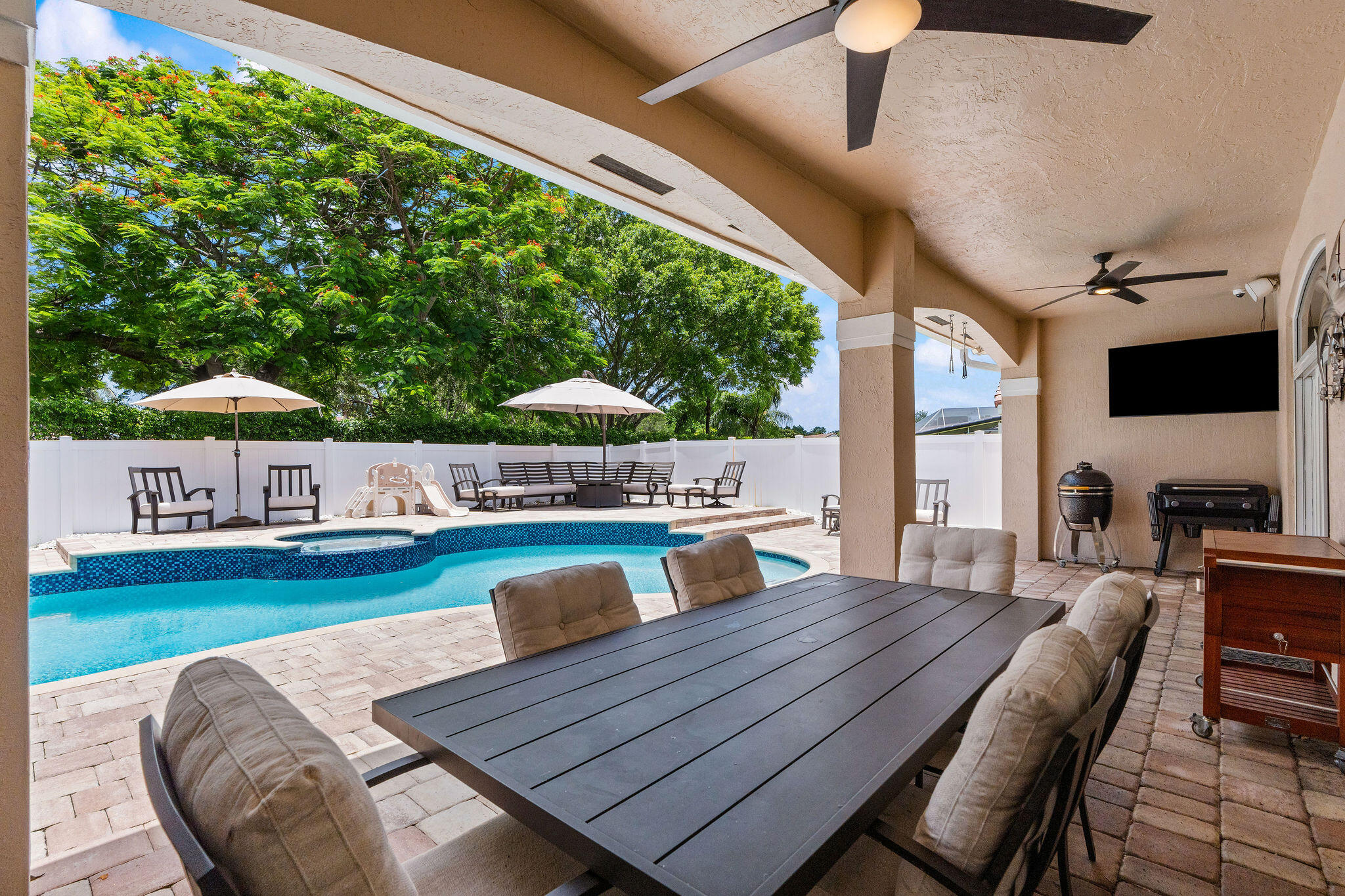 REPLAT OF COUNTRY LAKES - Residential