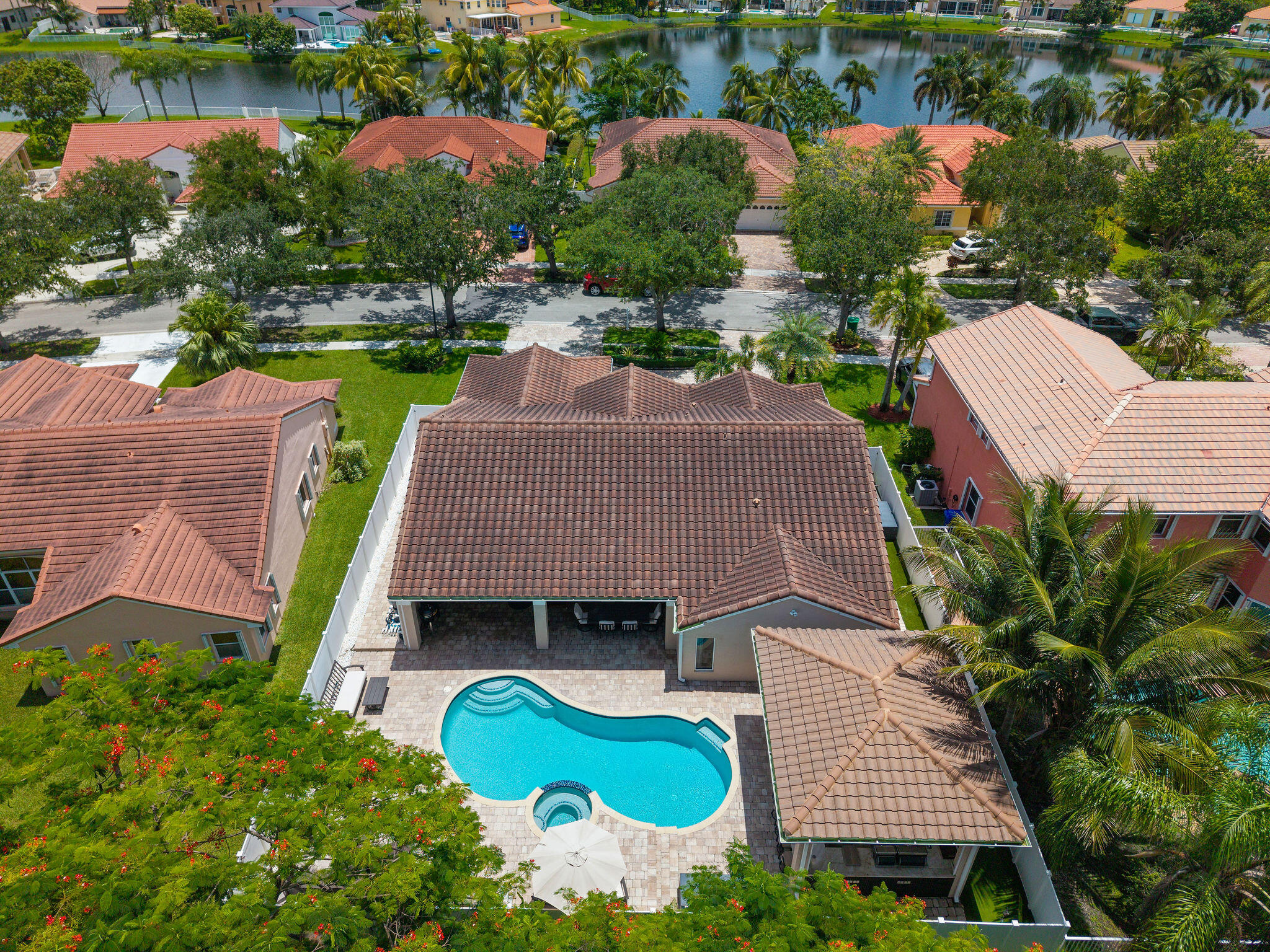 REPLAT OF COUNTRY LAKES - Residential