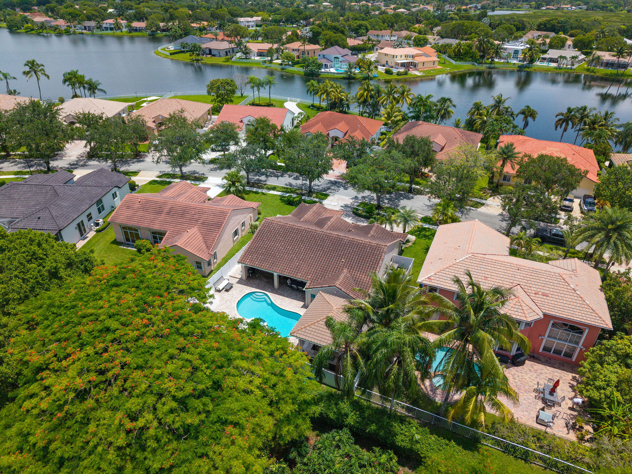 REPLAT OF COUNTRY LAKES - Residential