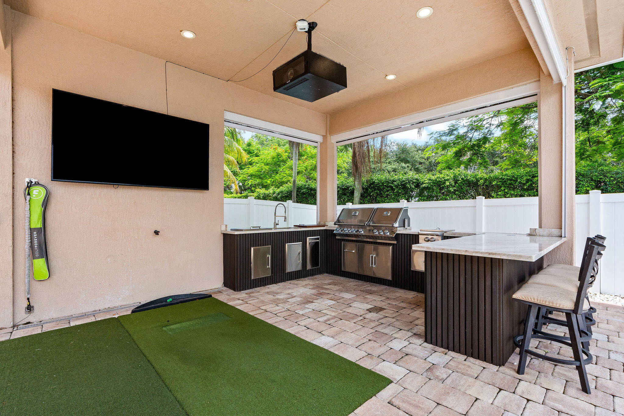 REPLAT OF COUNTRY LAKES - Residential