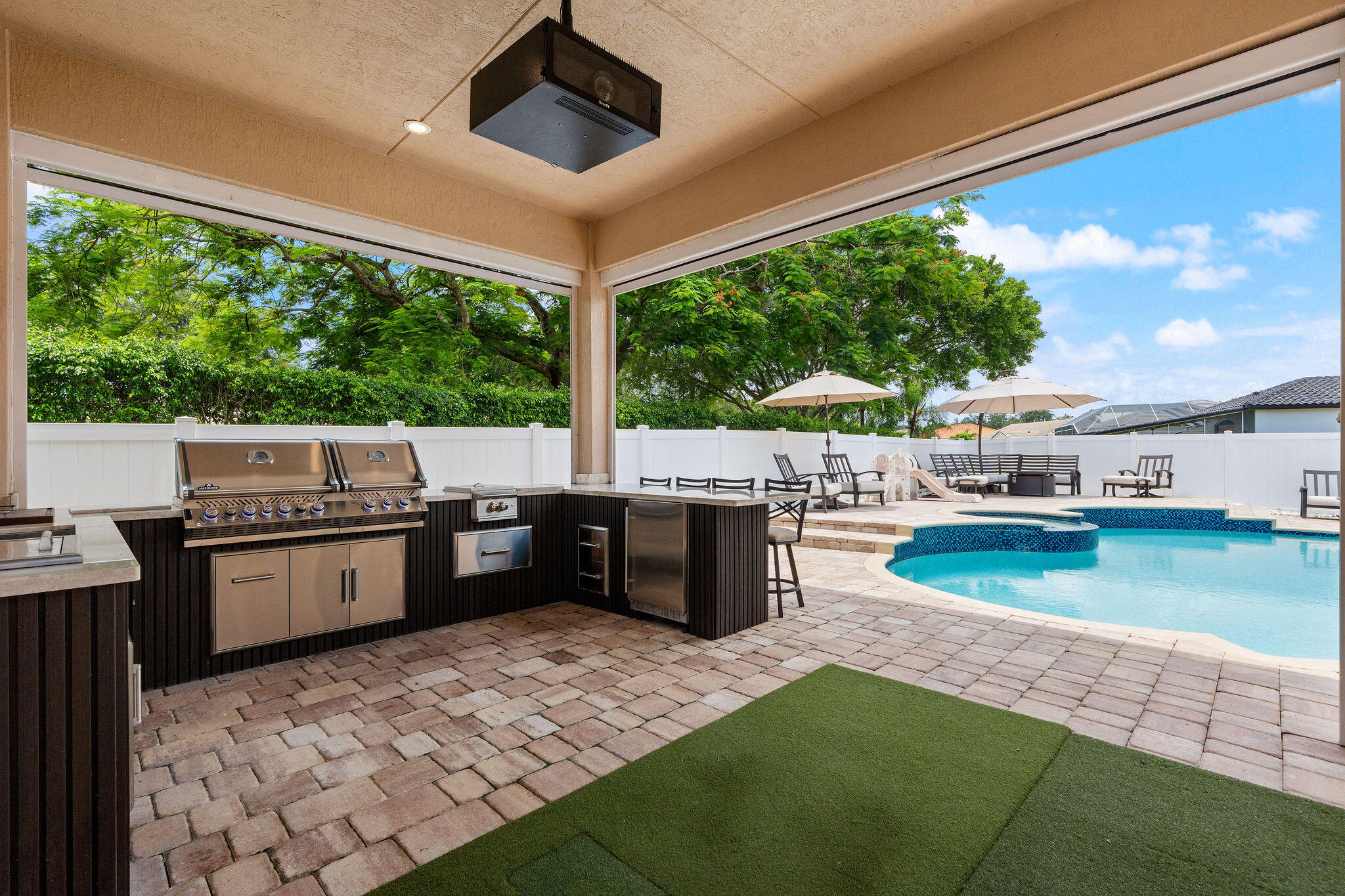 REPLAT OF COUNTRY LAKES - Residential