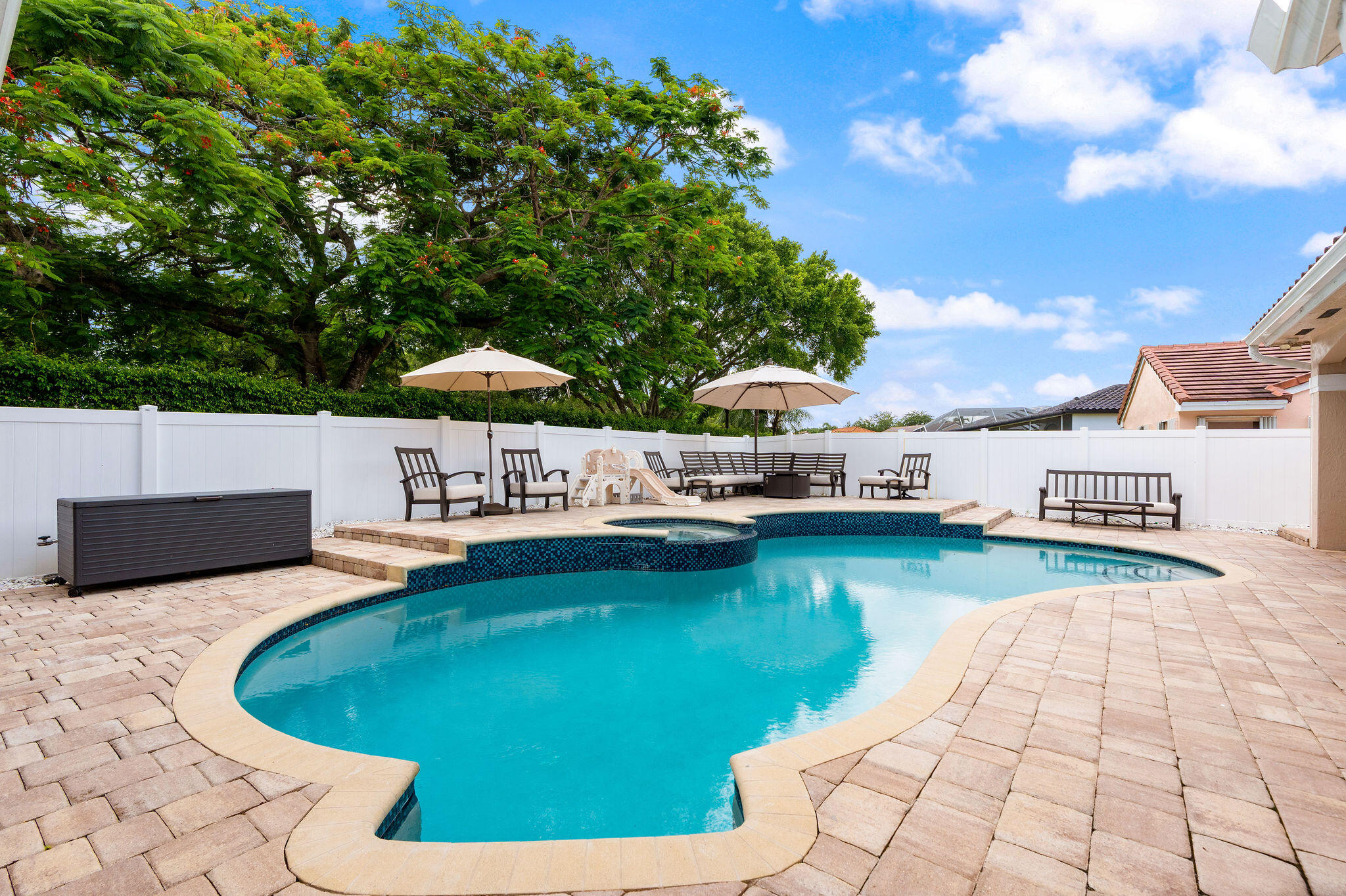 REPLAT OF COUNTRY LAKES - Residential
