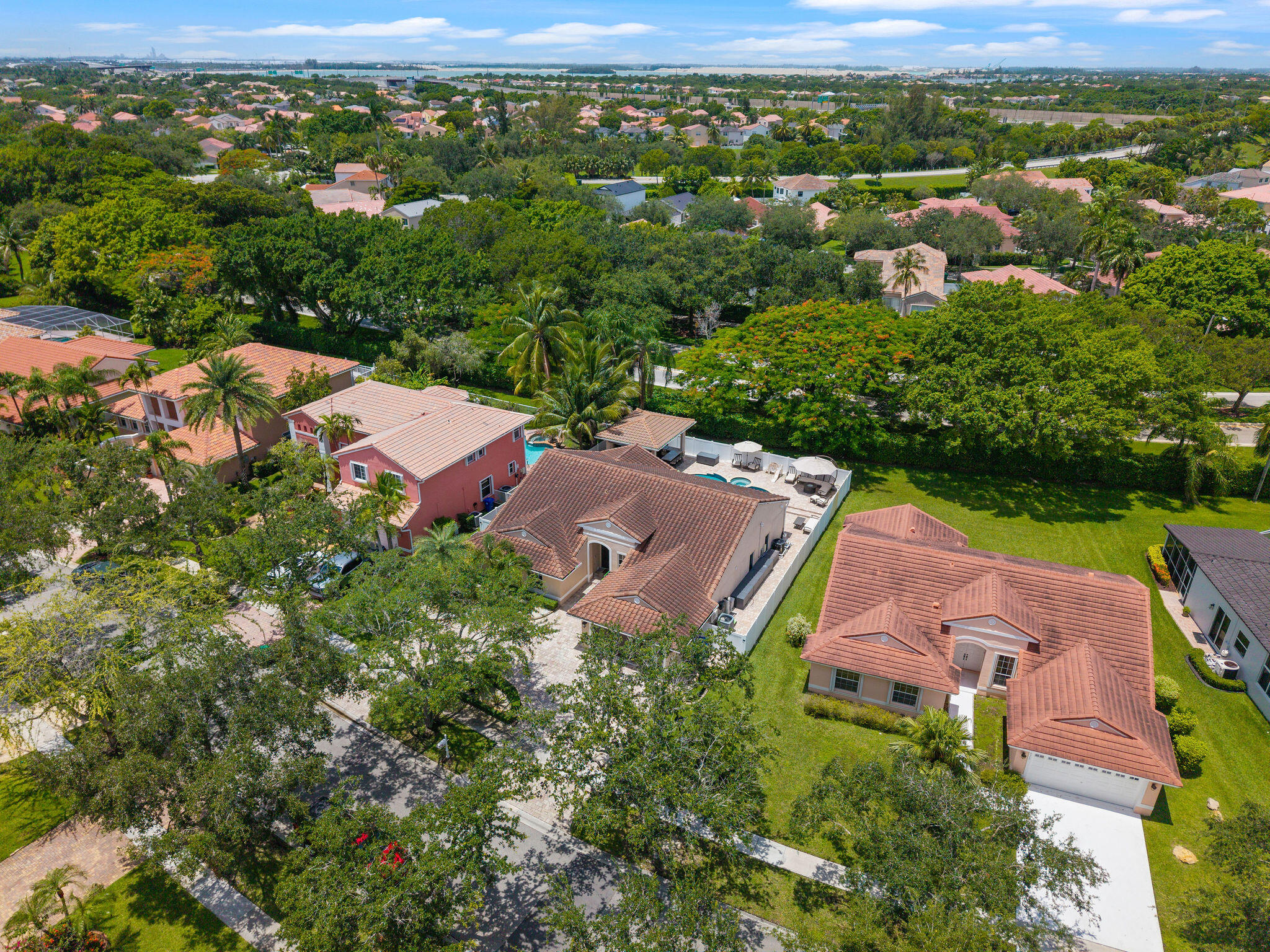 REPLAT OF COUNTRY LAKES - Residential