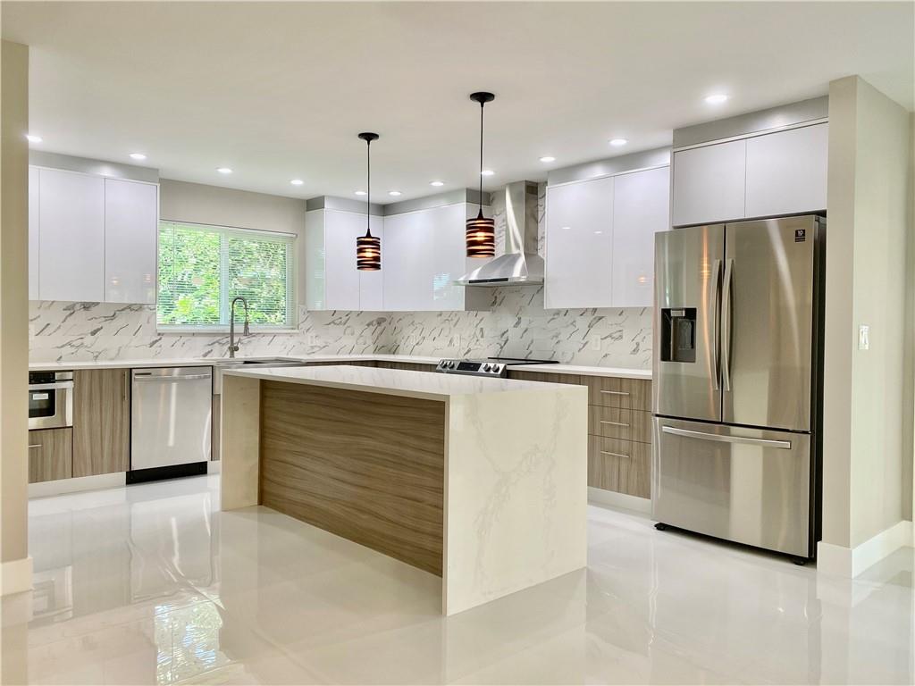 CORAL RIDGE ISLES - Residential