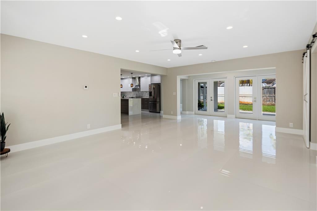 CORAL RIDGE ISLES - Residential