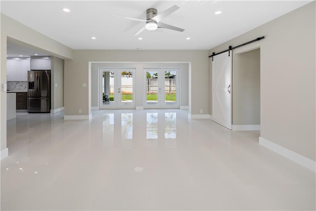 CORAL RIDGE ISLES - Residential