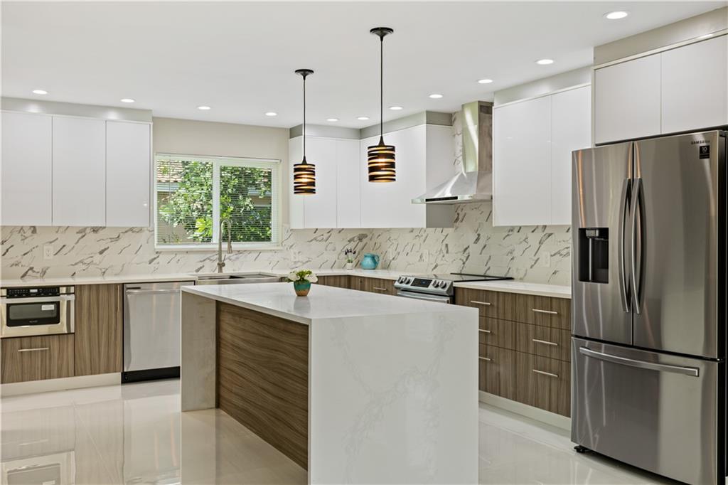 CORAL RIDGE ISLES - Residential