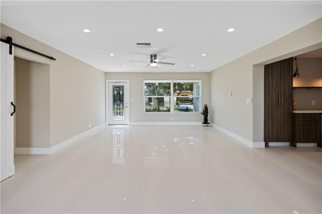 CORAL RIDGE ISLES - Residential