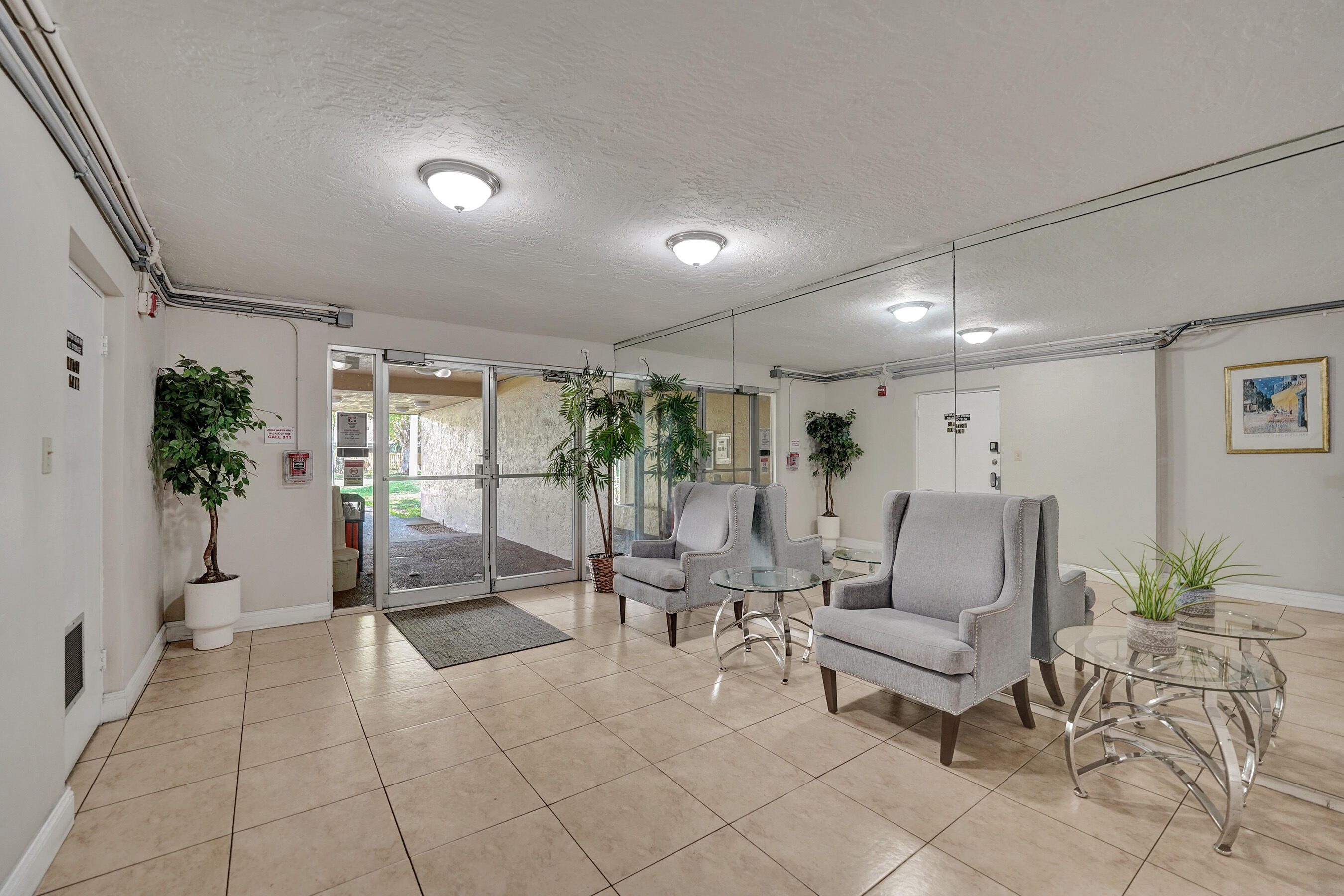OMEGA CONDO NO 4 - Residential