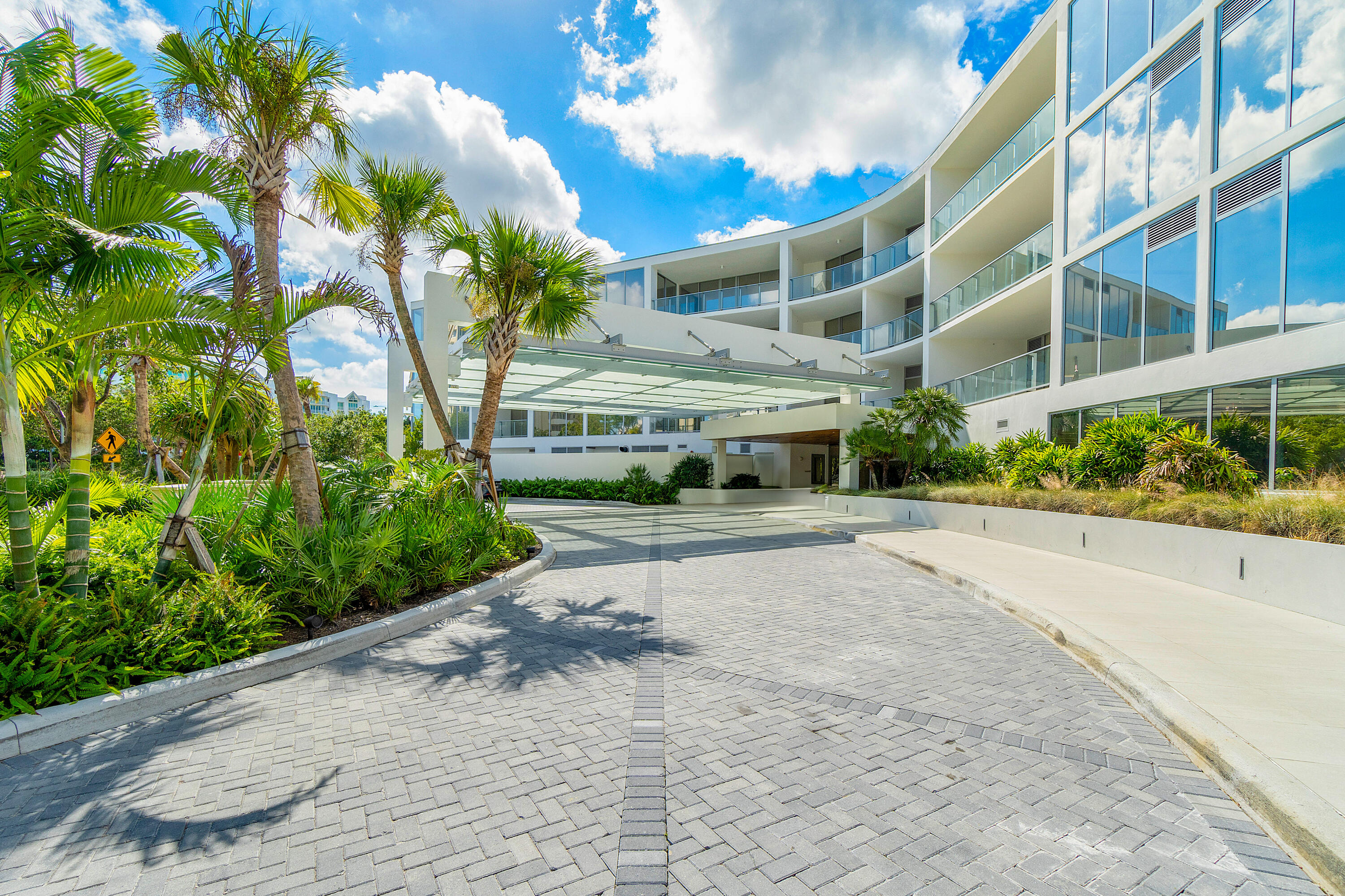BOCA BEACH RESIDENCES - Residential