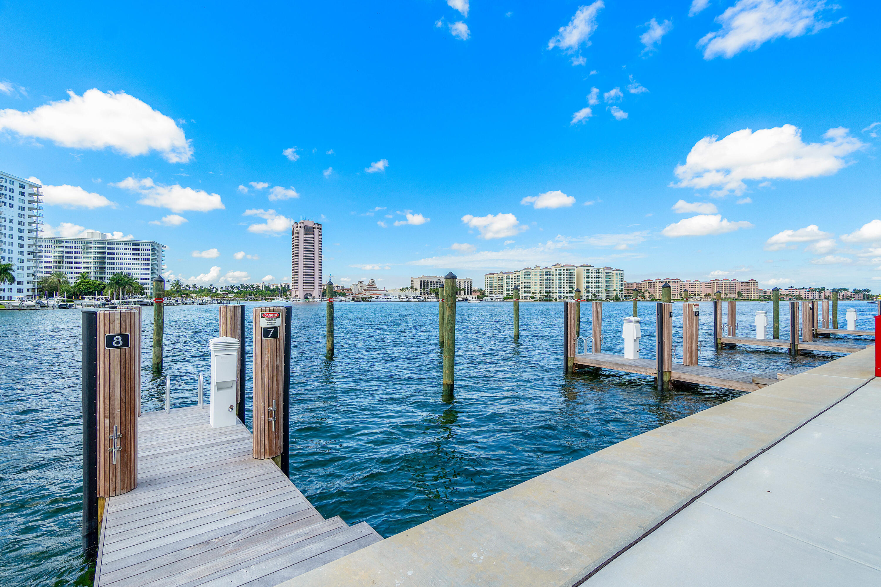 BOCA BEACH RESIDENCES - Residential