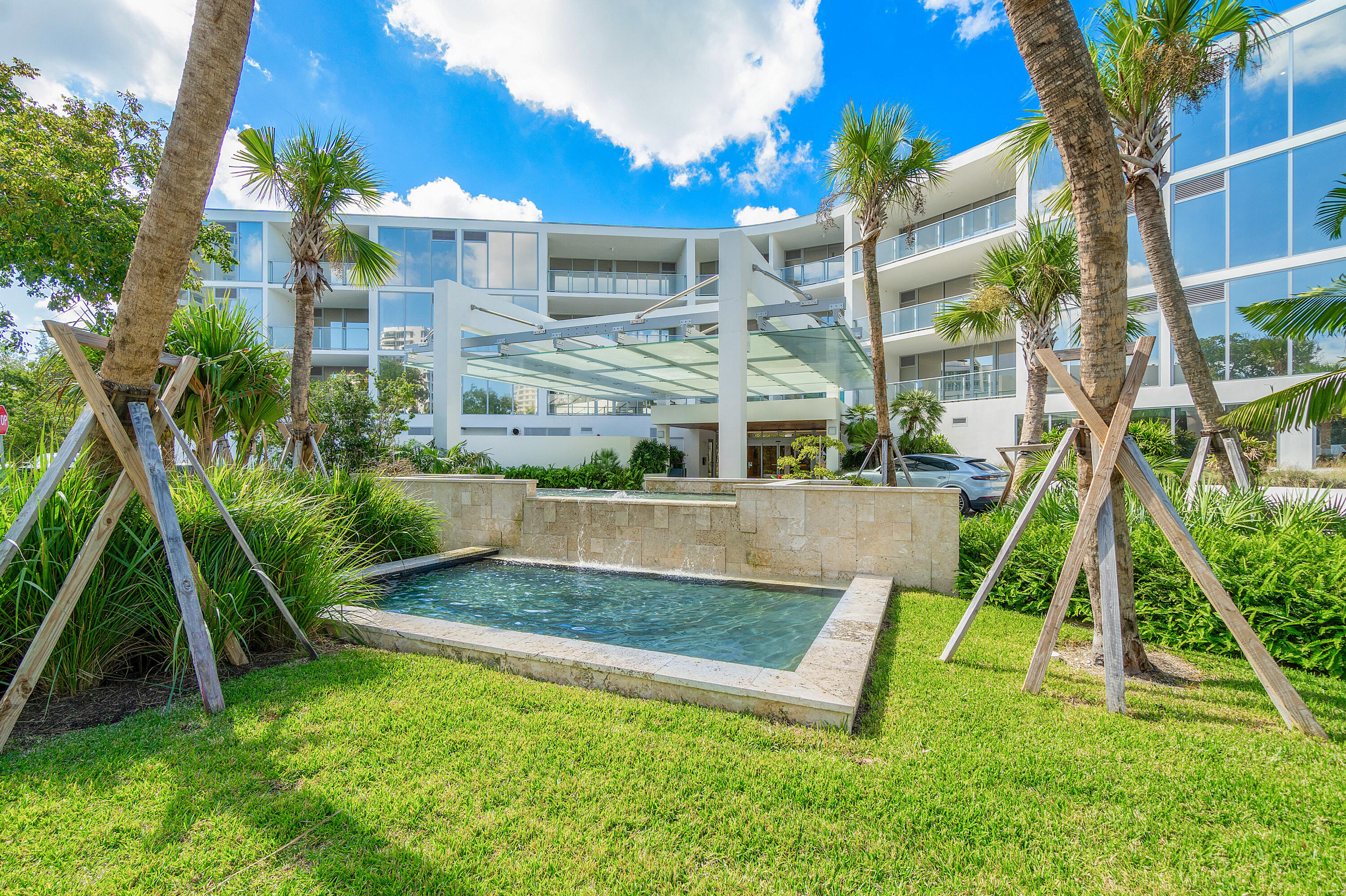 BOCA BEACH RESIDENCES - Residential