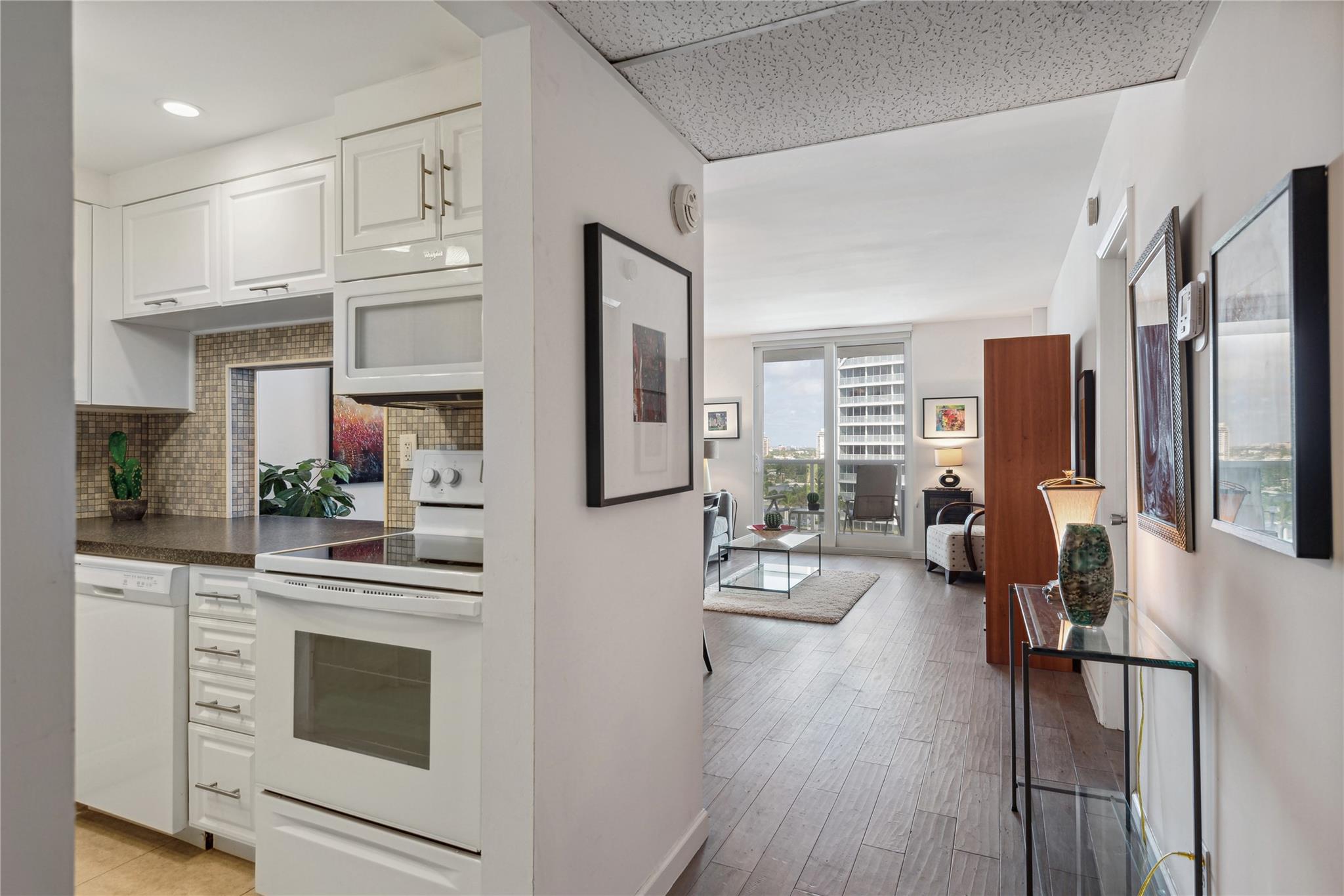 Birch Crest Apartments - Residential