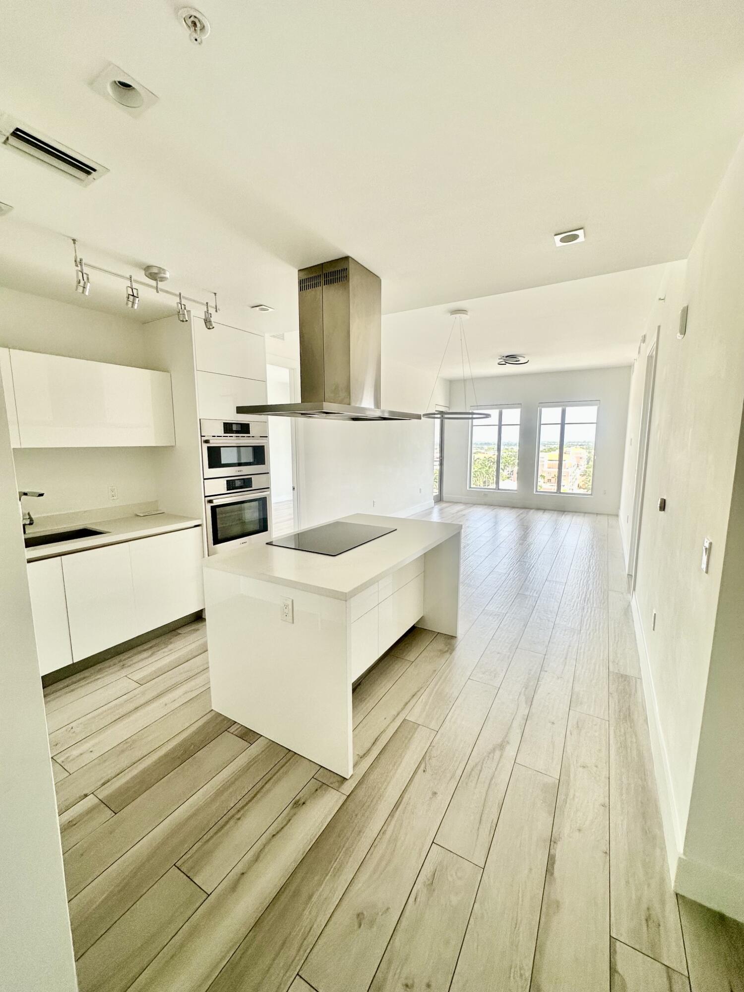 TOWER 155 - Residential Lease