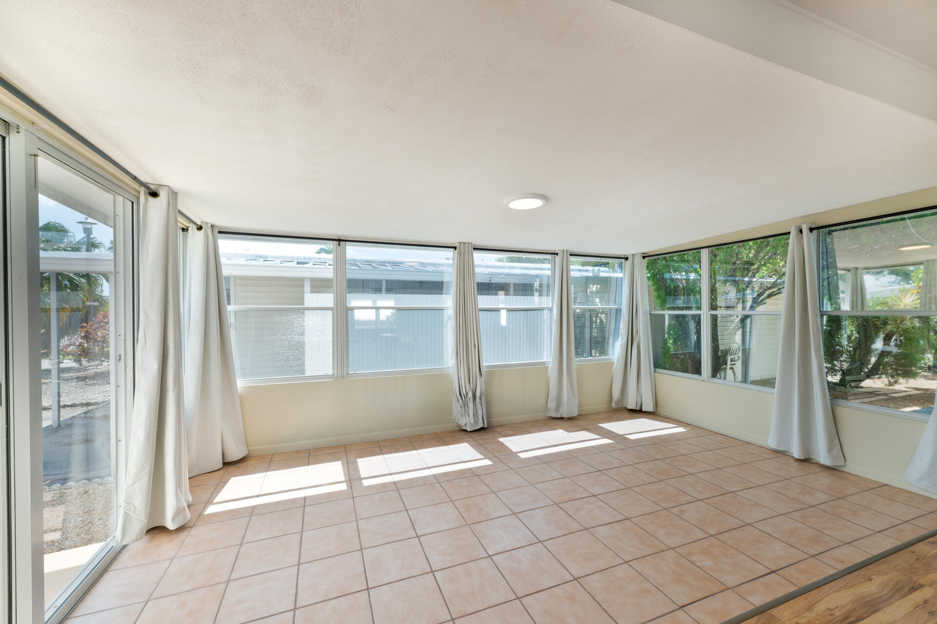 RAVENSWOOD ESTATES & MARINAS - Residential